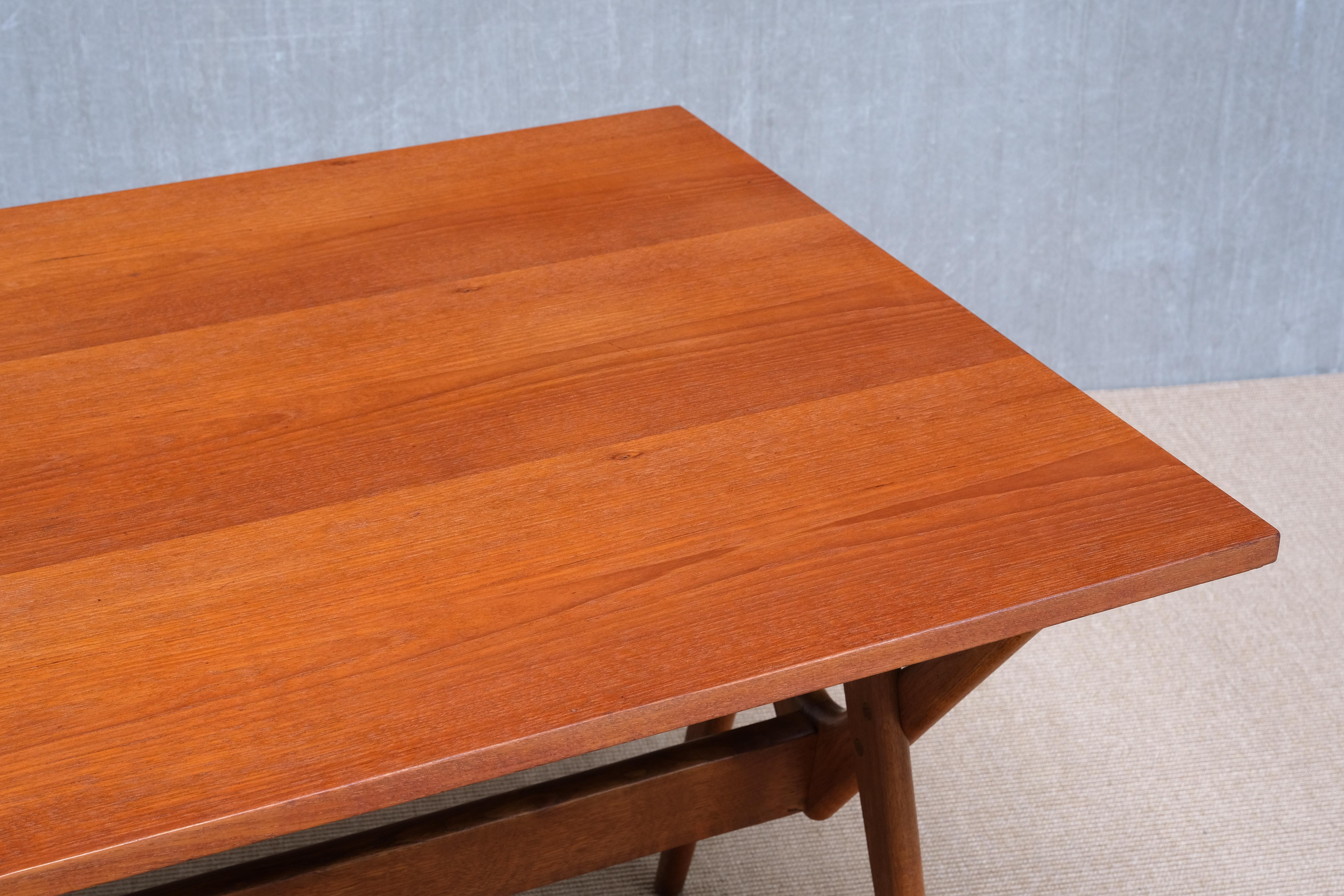Important Knud Mortensen Extendable Dining Table in Oak and Teak, Denmark, 1955 For Sale 4