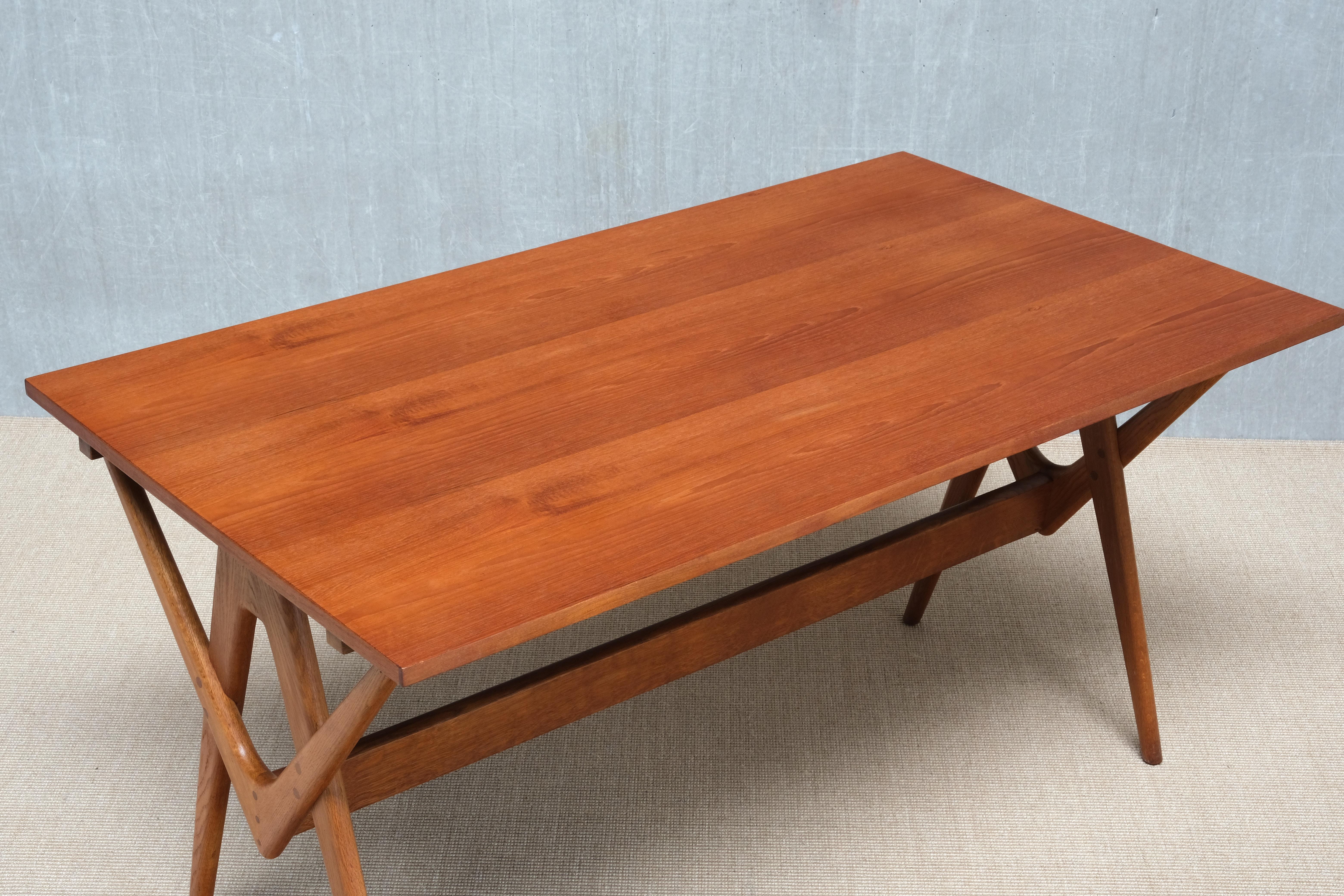 Important Knud Mortensen Extendable Dining Table in Oak and Teak, Denmark, 1955 For Sale 8