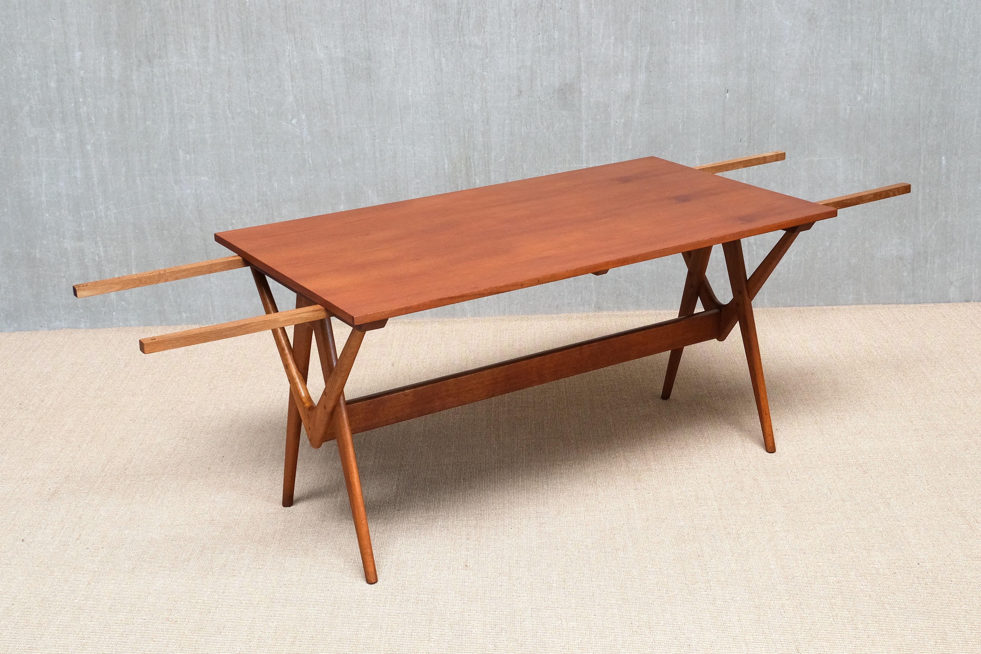 Important Knud Mortensen Extendable Dining Table in Oak and Teak, Denmark, 1955 For Sale 9