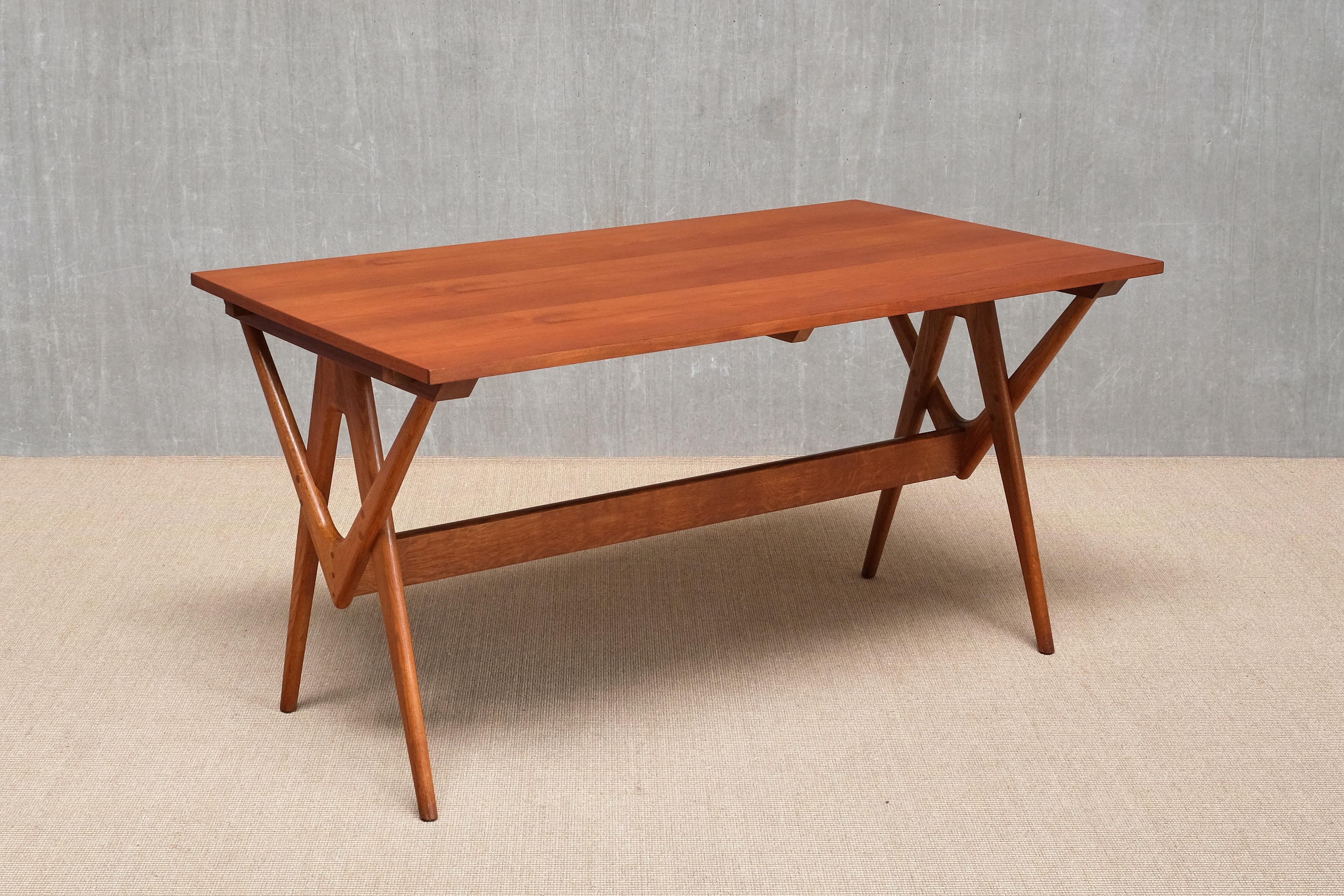 Important Knud Mortensen Extendable Dining Table in Oak and Teak, Denmark, 1955 For Sale 11