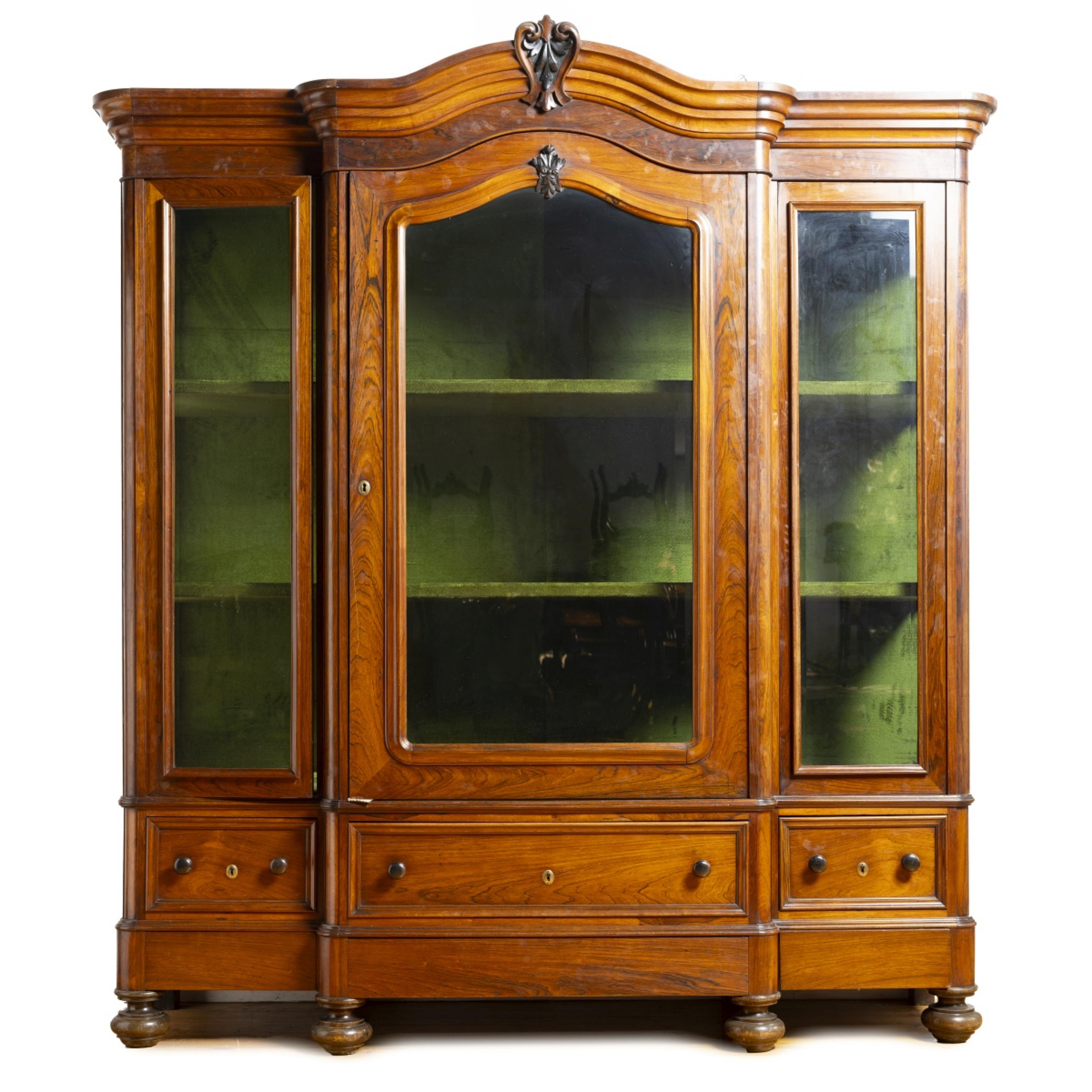 Portuguese IMPORTANT LARGE DISPLAY PORTUGUESE CABINET 19th Century  Rosewood Wood For Sale