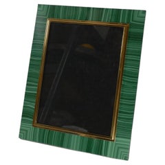 Importante cornice fotografica italiana di grandi dimensioni in malachite e argento 800 dorato