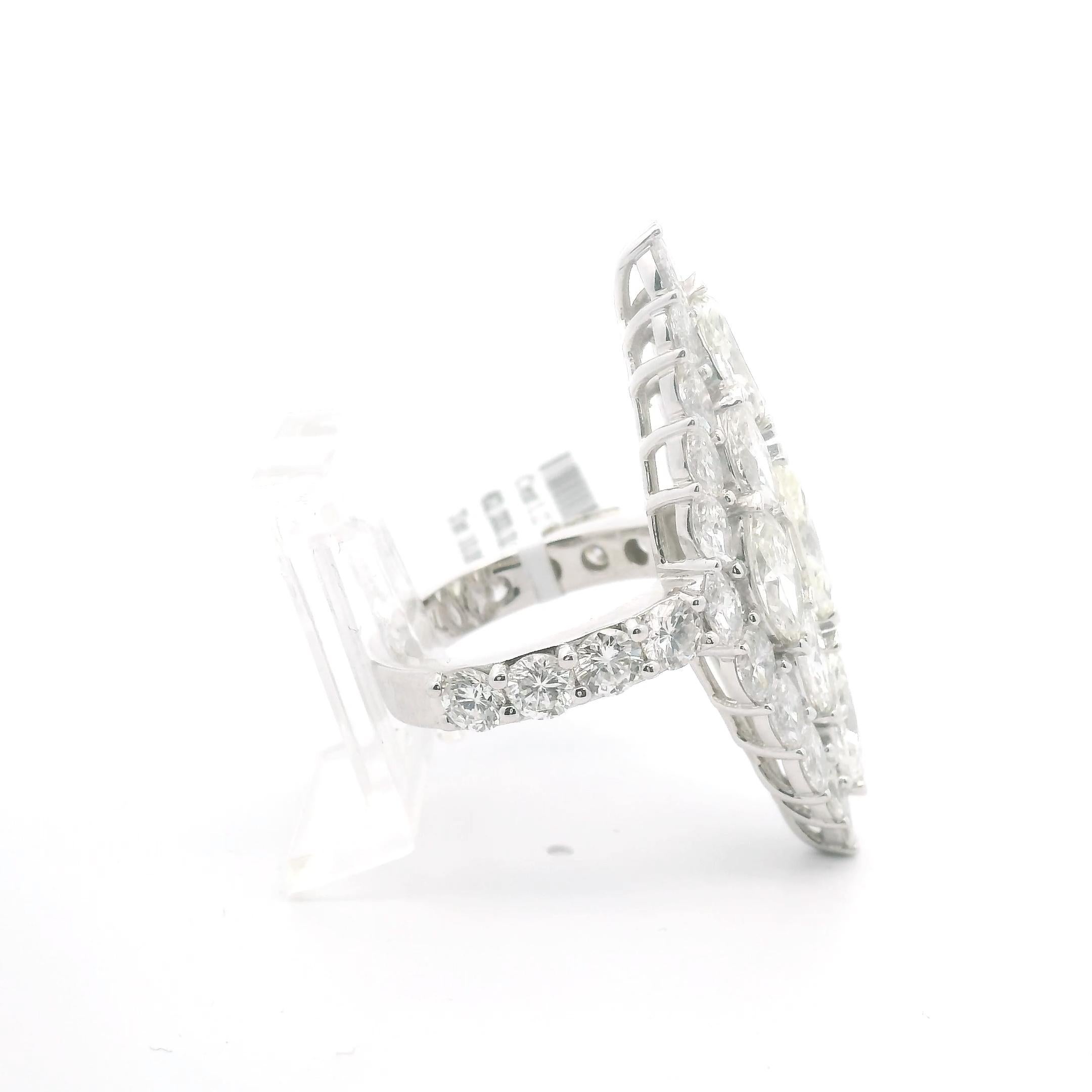 Women's Important Large Marquise Shape 10.00ct Total Solitaire Diamond Cocktail Ring For Sale