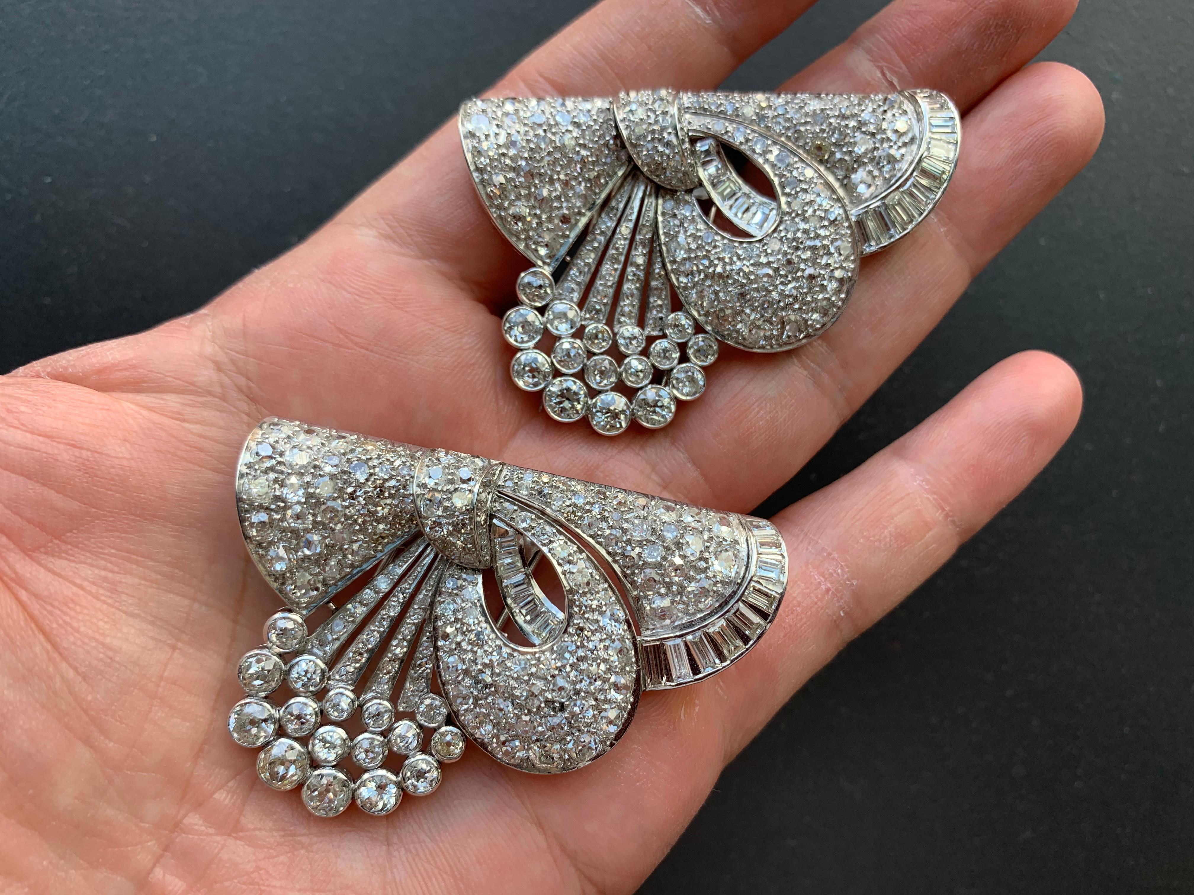 Women's or Men's Important Large Size Art Deco Diamond Double Clip Brooch For Sale