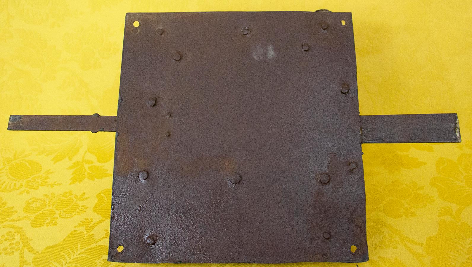 Forged Important Lock in Sheet Steel from the 17th or 18th Century For Sale