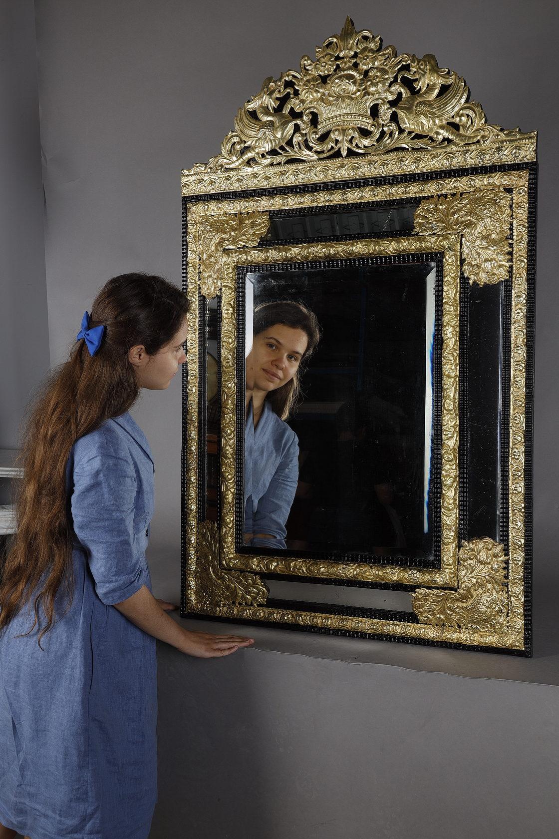 Important Louis XIV Style Miror with Parecloses For Sale 7