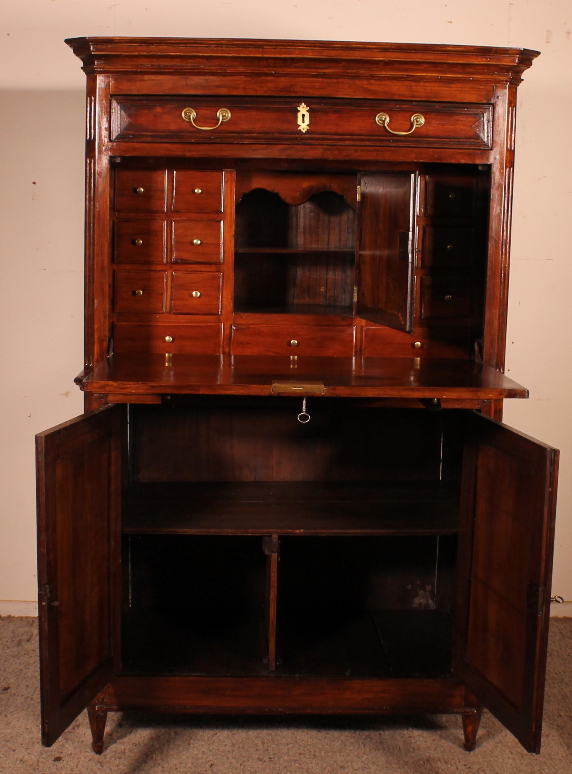 18th Century and Earlier Important Louis XVI Cherrywood Secretary 18th Century For Sale
