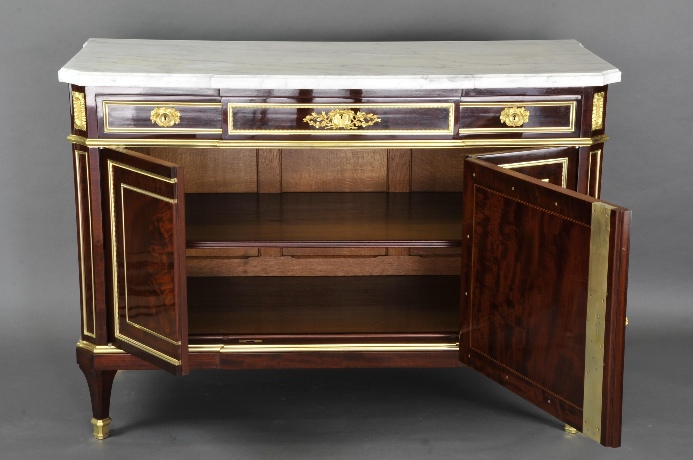 Importante commode Luigi XVI con il timbro di Gervais Durand in vendita 1