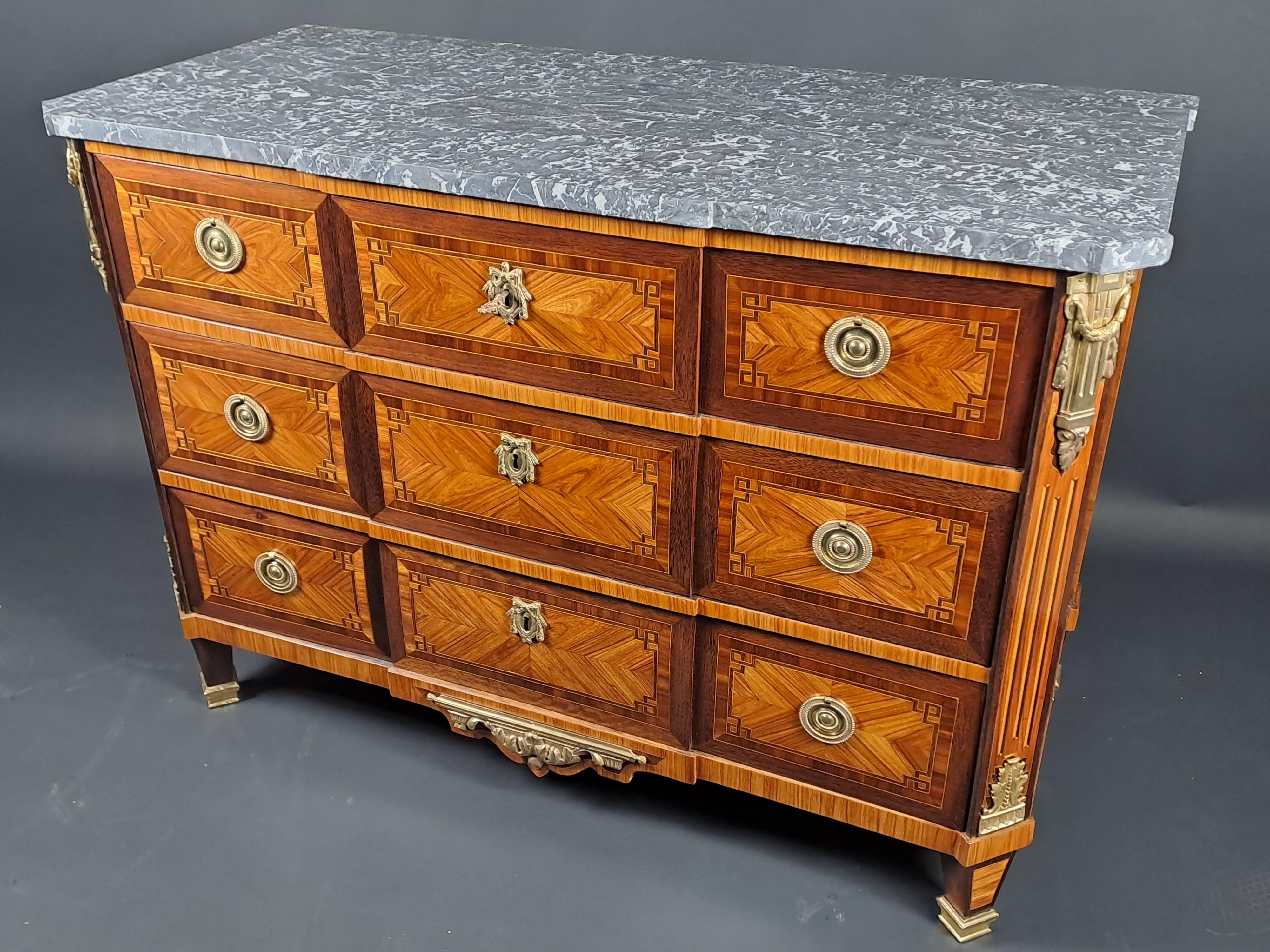Fine XVIII secolo Importante commode in stile greco Luigi XVI con timbro MF Roht e JME in vendita