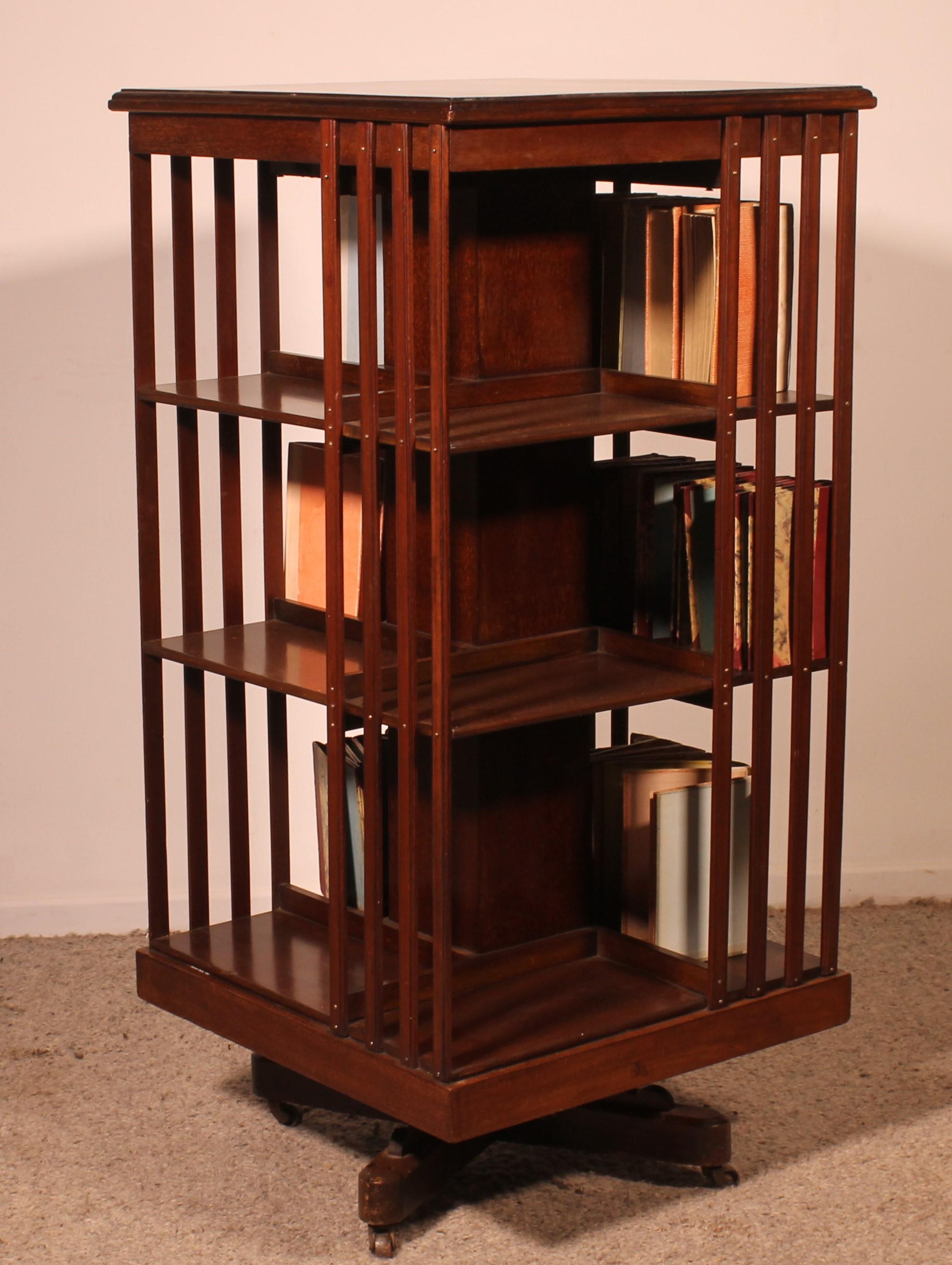Important Mahogany Revolving Bookcase From The 19th Century For Sale 2
