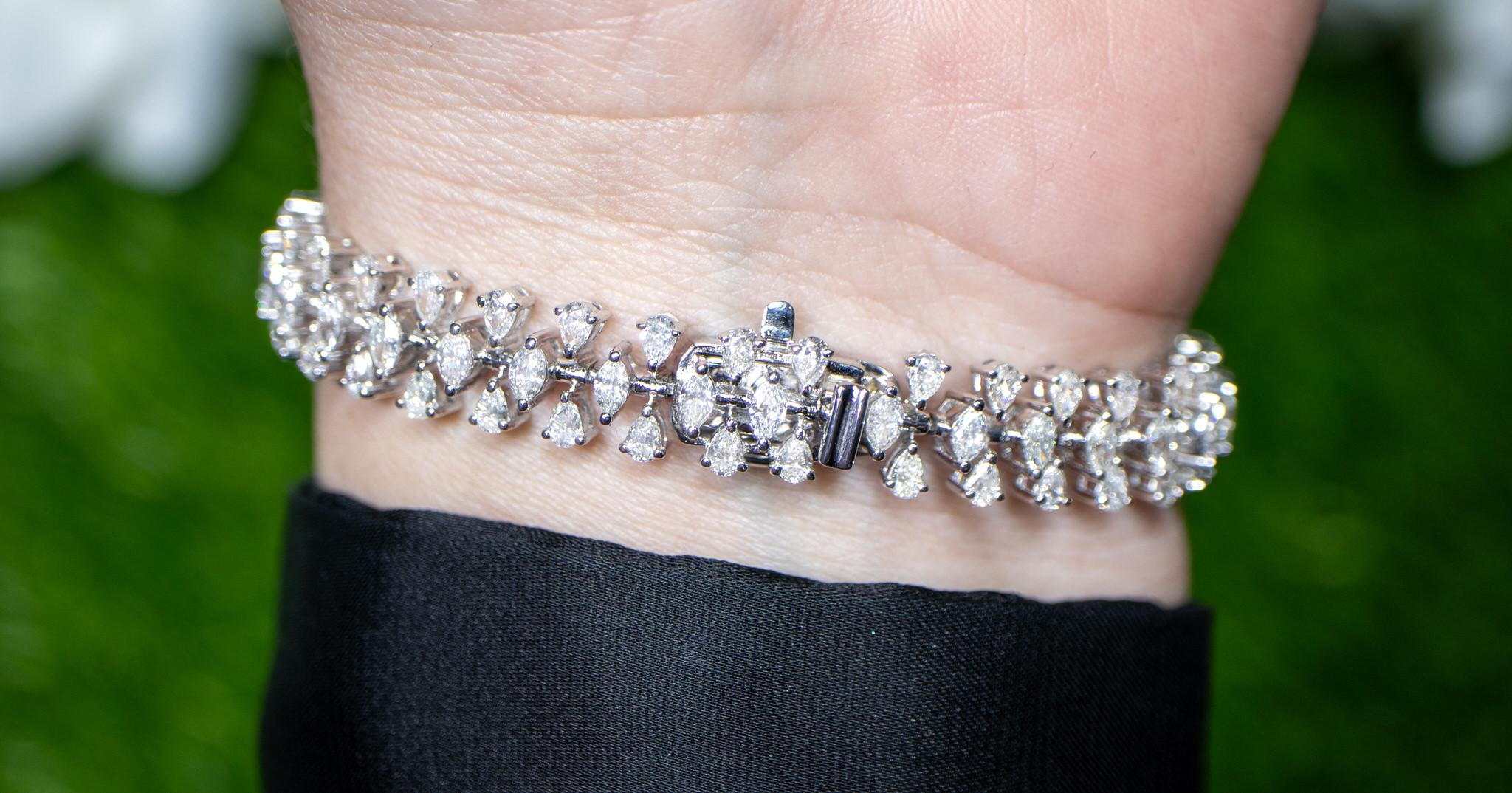 Important Marquise and Pear Cut Diamond Bracelet 6.65 Carats 18K White Gold In Excellent Condition For Sale In Aliso Viejo, CA