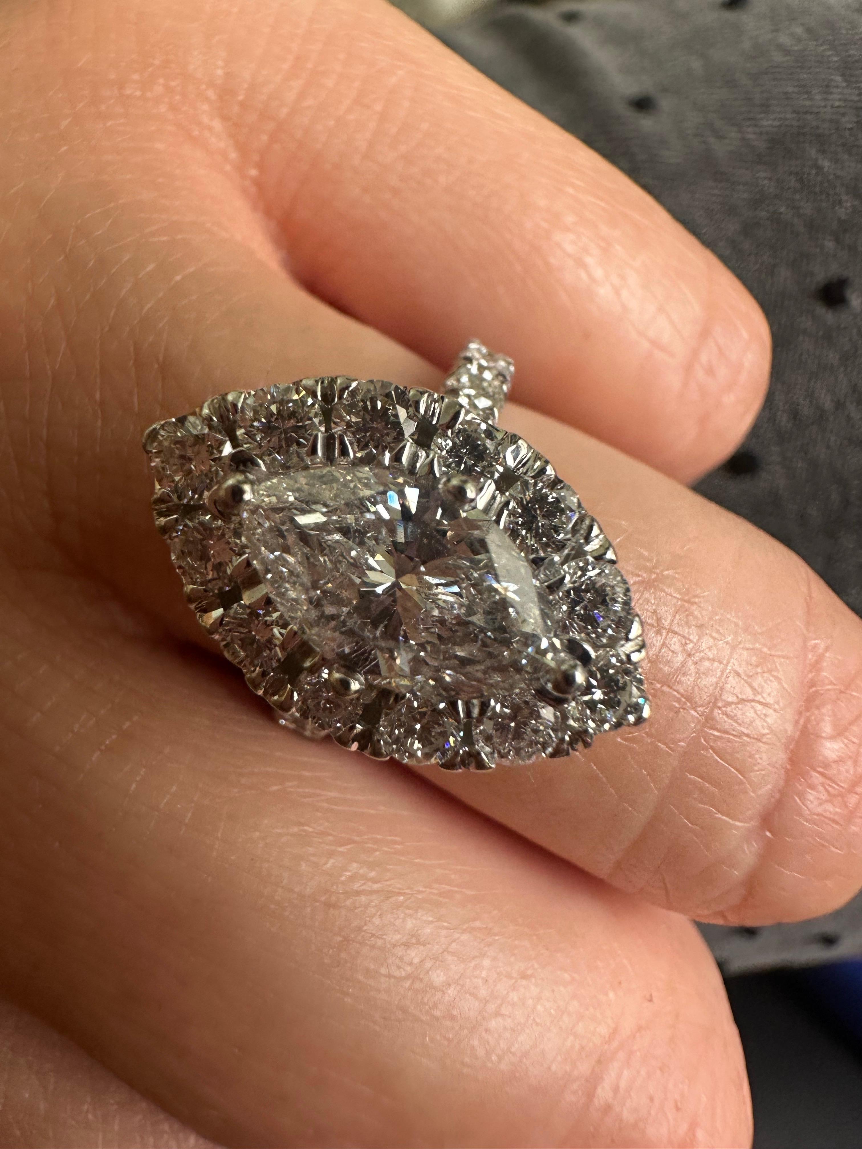 Wichtiger Marquise-Diamant-Verlobungsring 14KT Gold 1,80ct in der Mitte GIA 8
