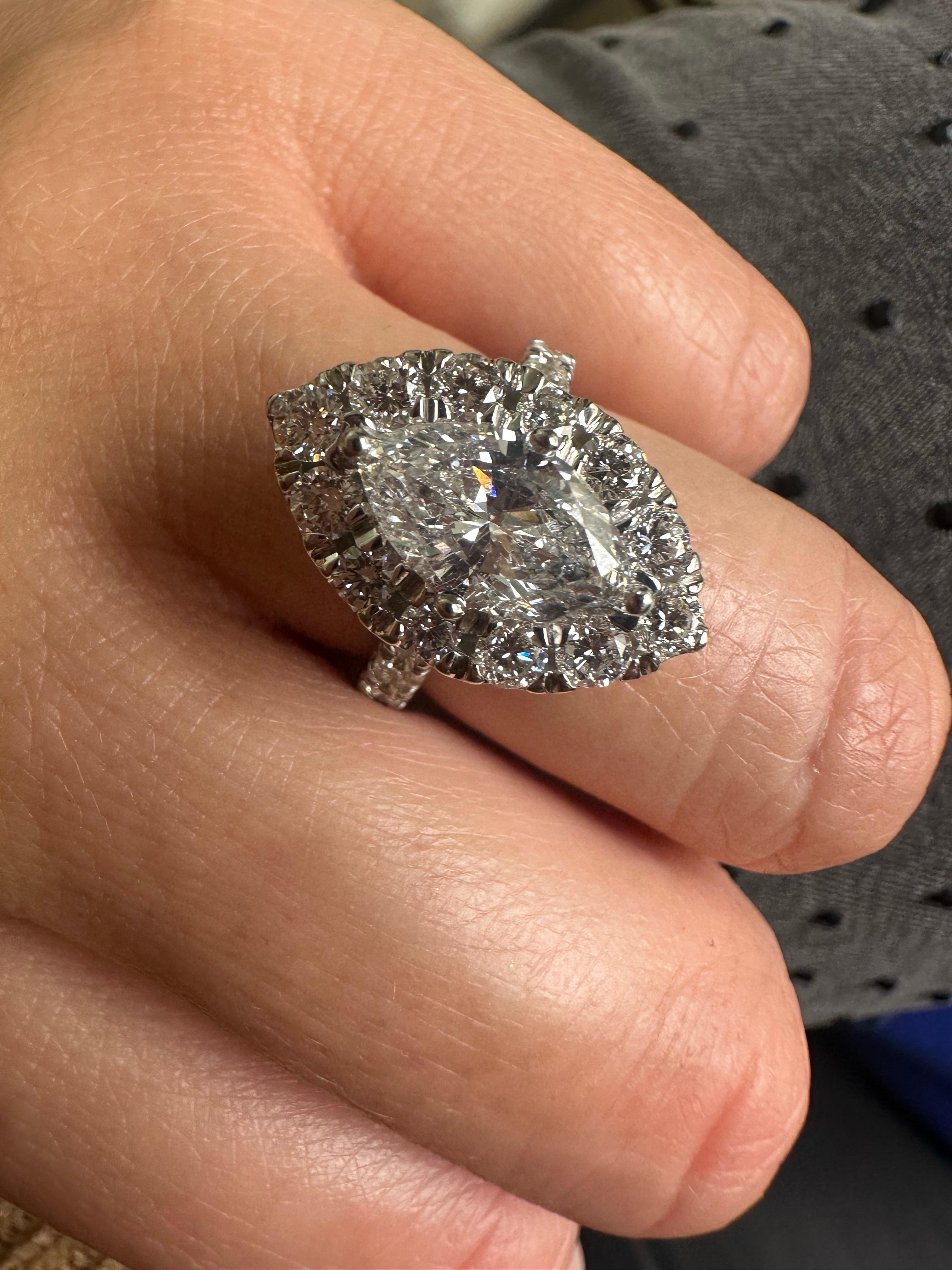 Wichtiger Marquise-Diamant-Verlobungsring 14KT Gold 1,80ct in der Mitte GIA 3