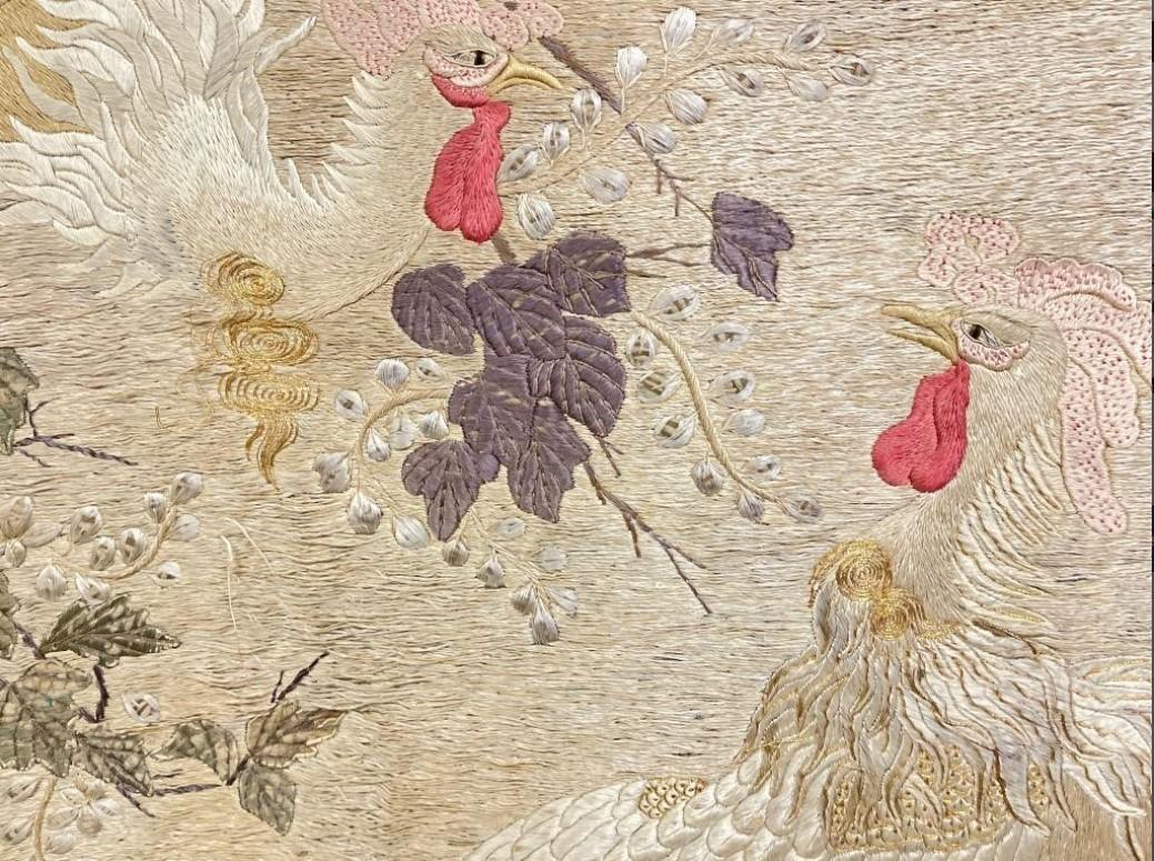 Bestickter japanischer Seidenteppich des 19. Jahrhunderts mit gehämmertem Seidenfaden (Handgefertigt) im Angebot
