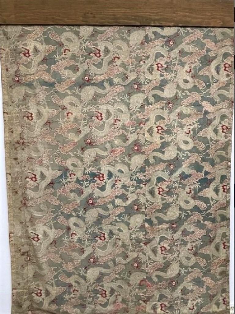 19th Century Japanese Silk Embroidered Tapestry with Gold Hammered Silk Thread In Good Condition For Sale In Nova Scotia, NS
