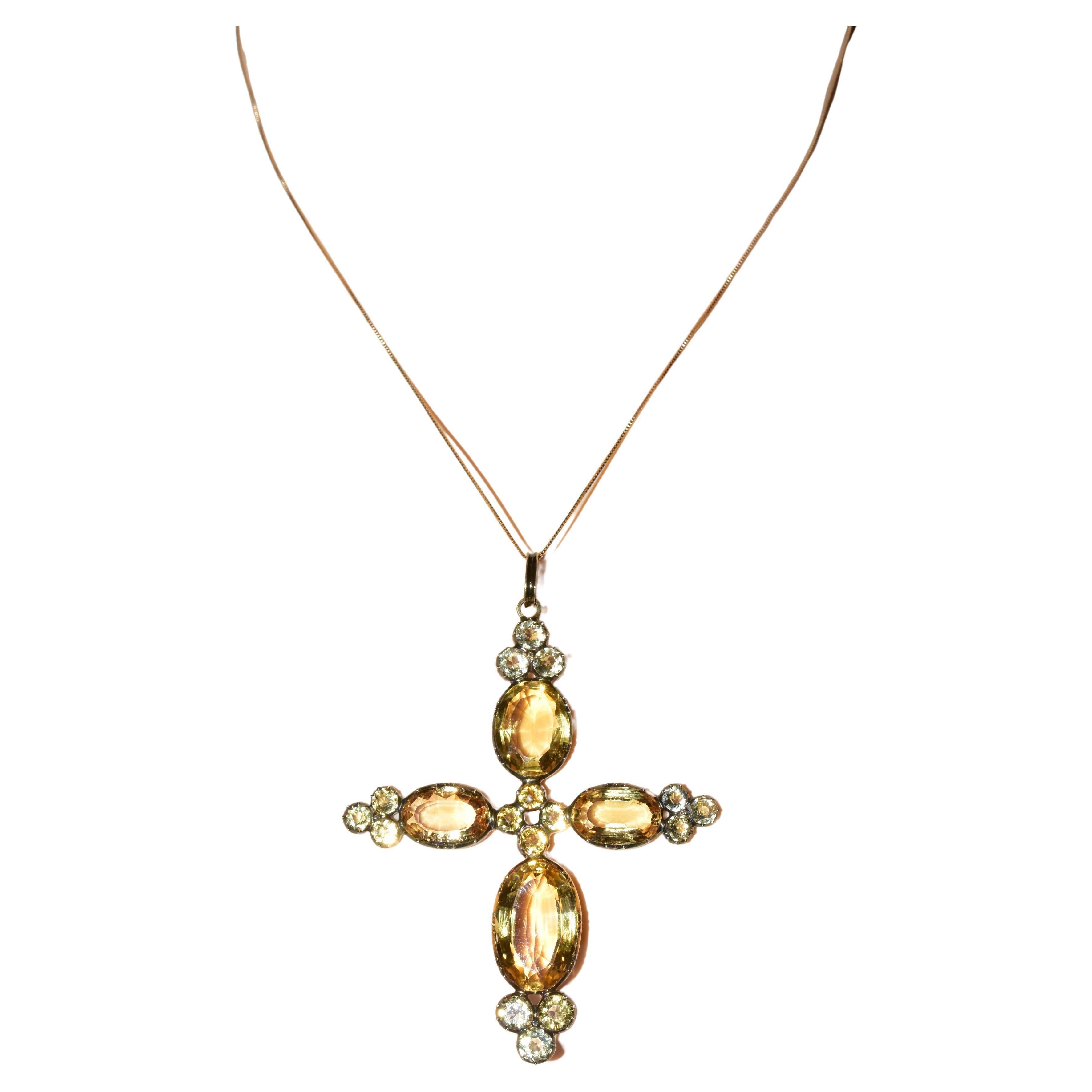 Victorien Importante croix du milieu du 19e siècle avec citrine fine de taille fantaisie en or, 1840 en vente