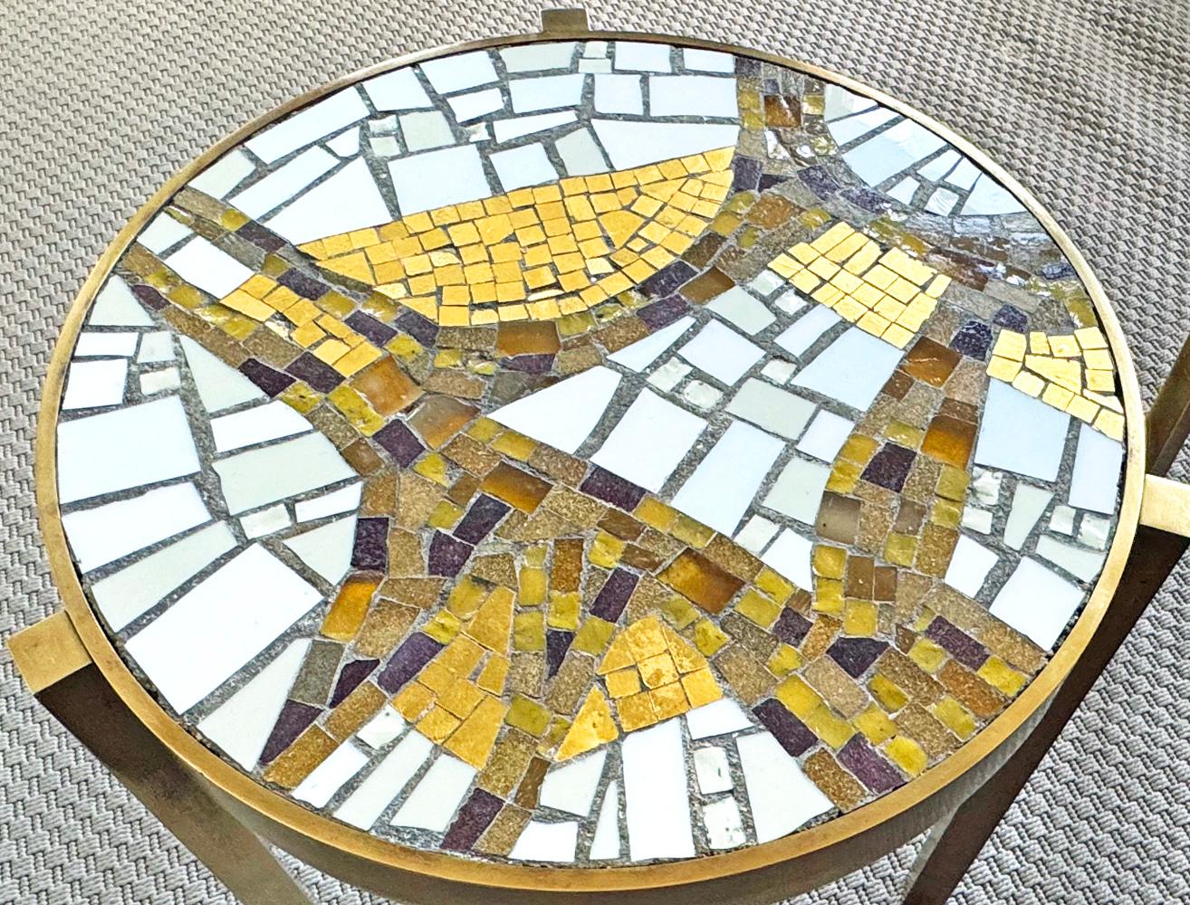 Importantes tables d'appoint en mosaïque du milieu du siècle dernier par Stewart en or et blanc, 1957 en vente 1