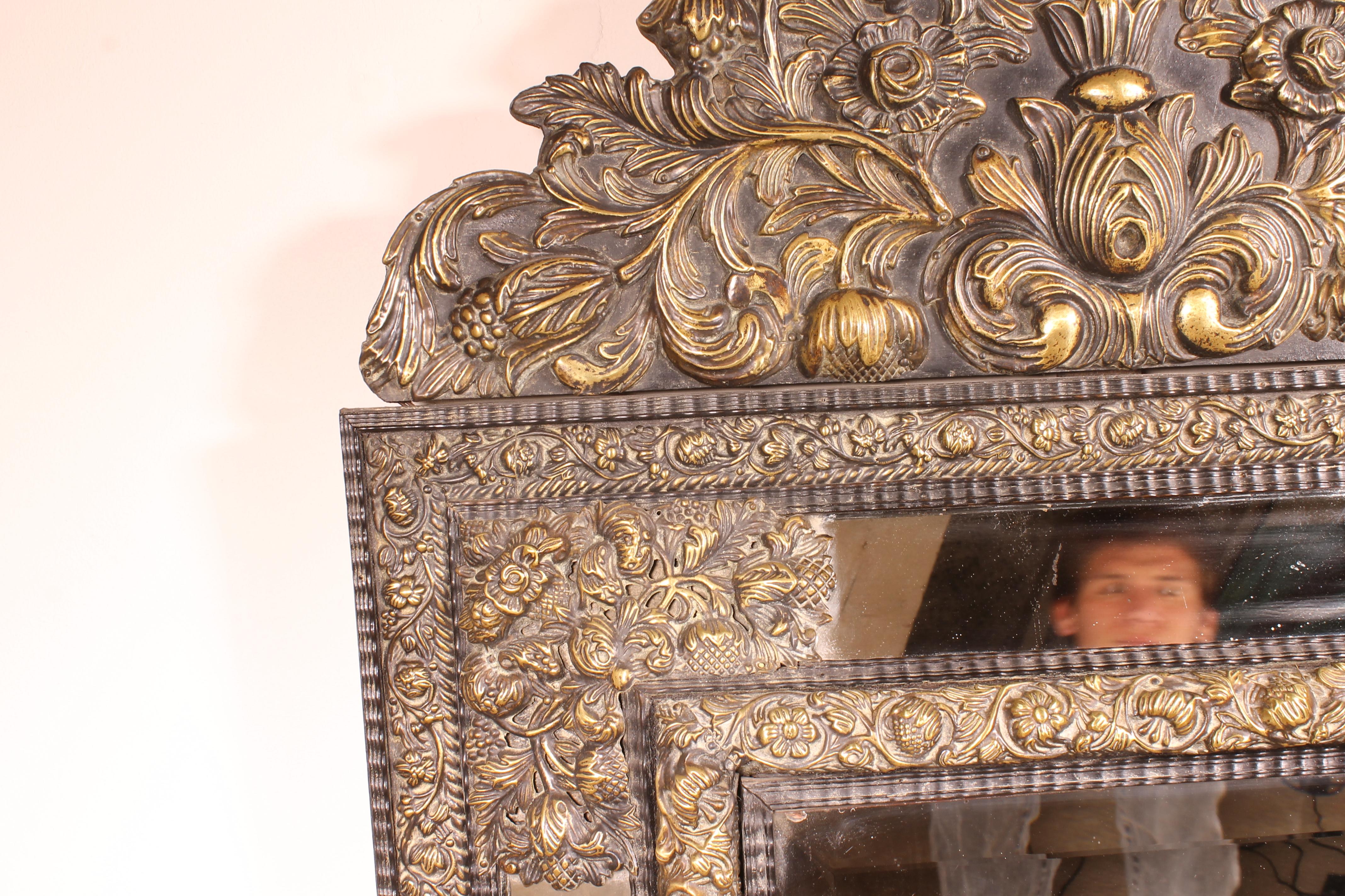 Wichtiger Spiegel aus Messing aus den Niederlanden des 19. Jahrhunderts im Angebot 2