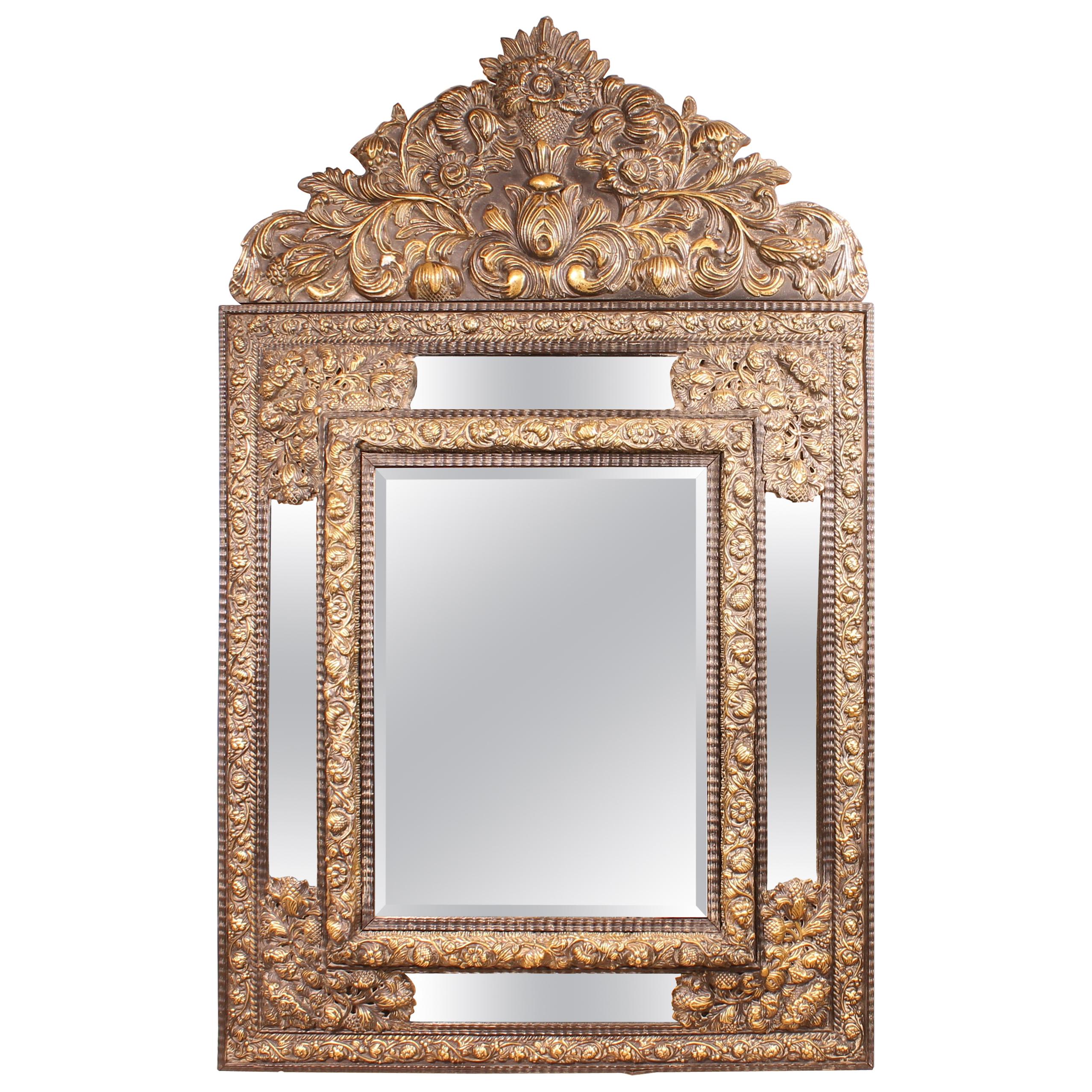 Important miroir des Pays-Bas du 19ème siècle en laiton en vente