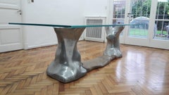 Bedeutender modernistischer Esstisch in Skulpturform mit asymmetrischem Fußgestell