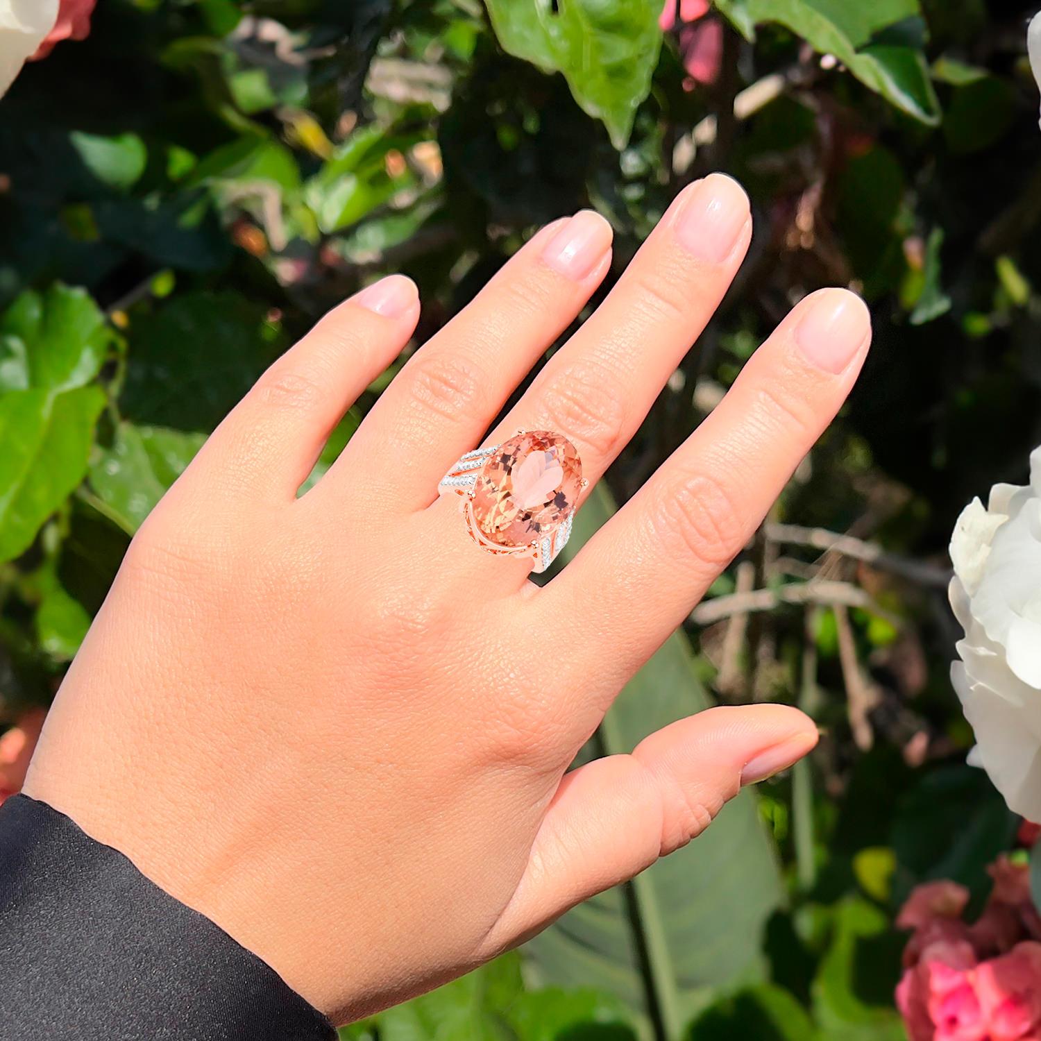 Oval Cut Important Morganite Cocktail Ring Diamond Setting 16.5 Carats For Sale
