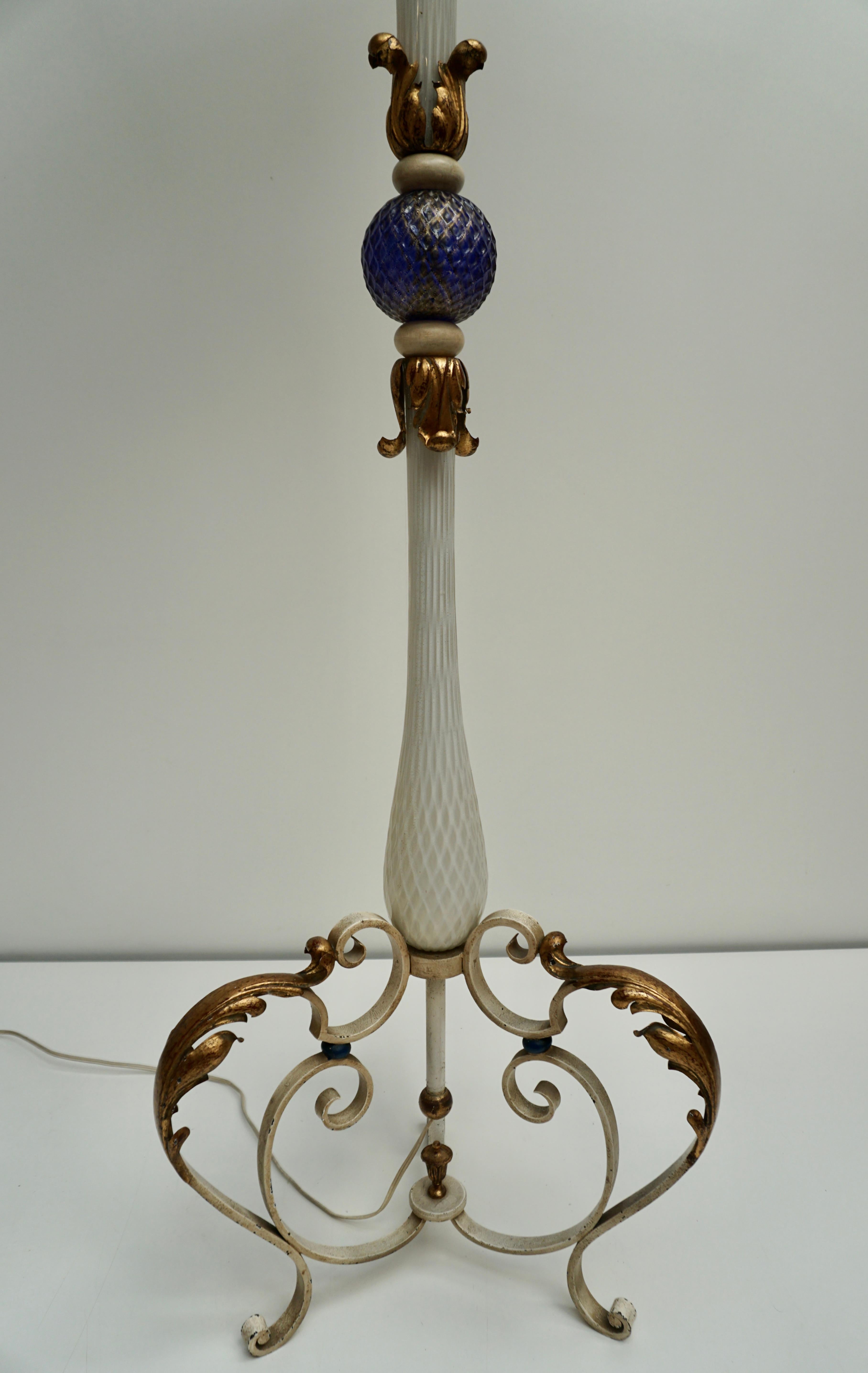 Important Murano Gold Inclusion Glass Floor Lamp Attributed to Seguso circa 1948 4