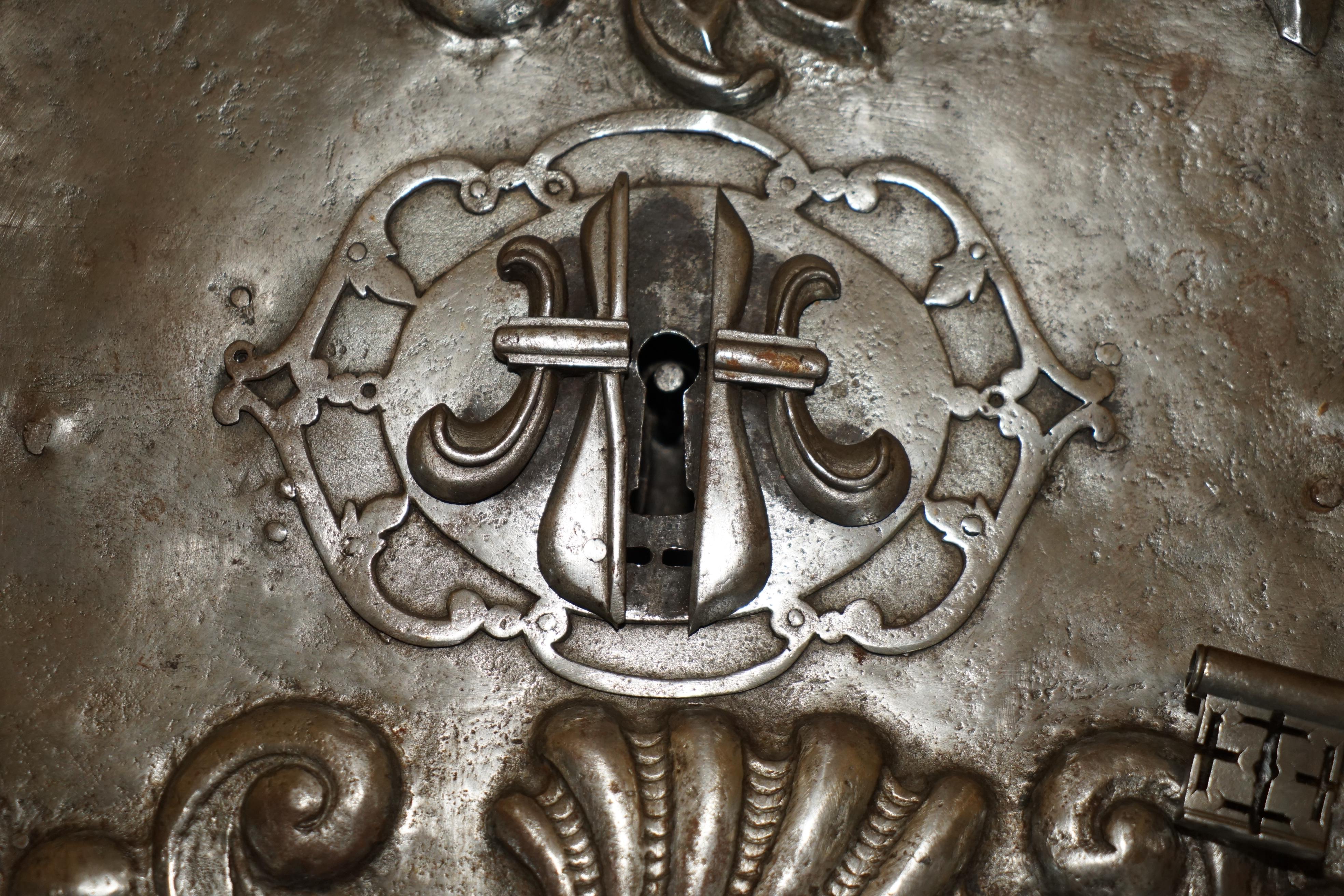 IMPORTANT MUSEUM QUALITY ANTIQUE 1680 TO 1720 GERMAN SiLVER SAFE STRONGBOX For Sale 7