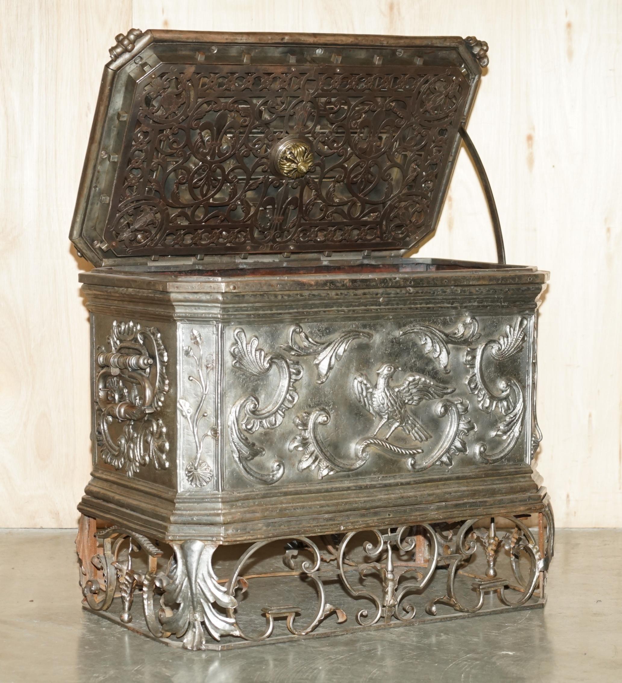 IMPORTANT MUSEUM QUALITY ANTIQUE 1680 TO 1720 GERMAN SiLVER SAFE STRONGBOX For Sale 10