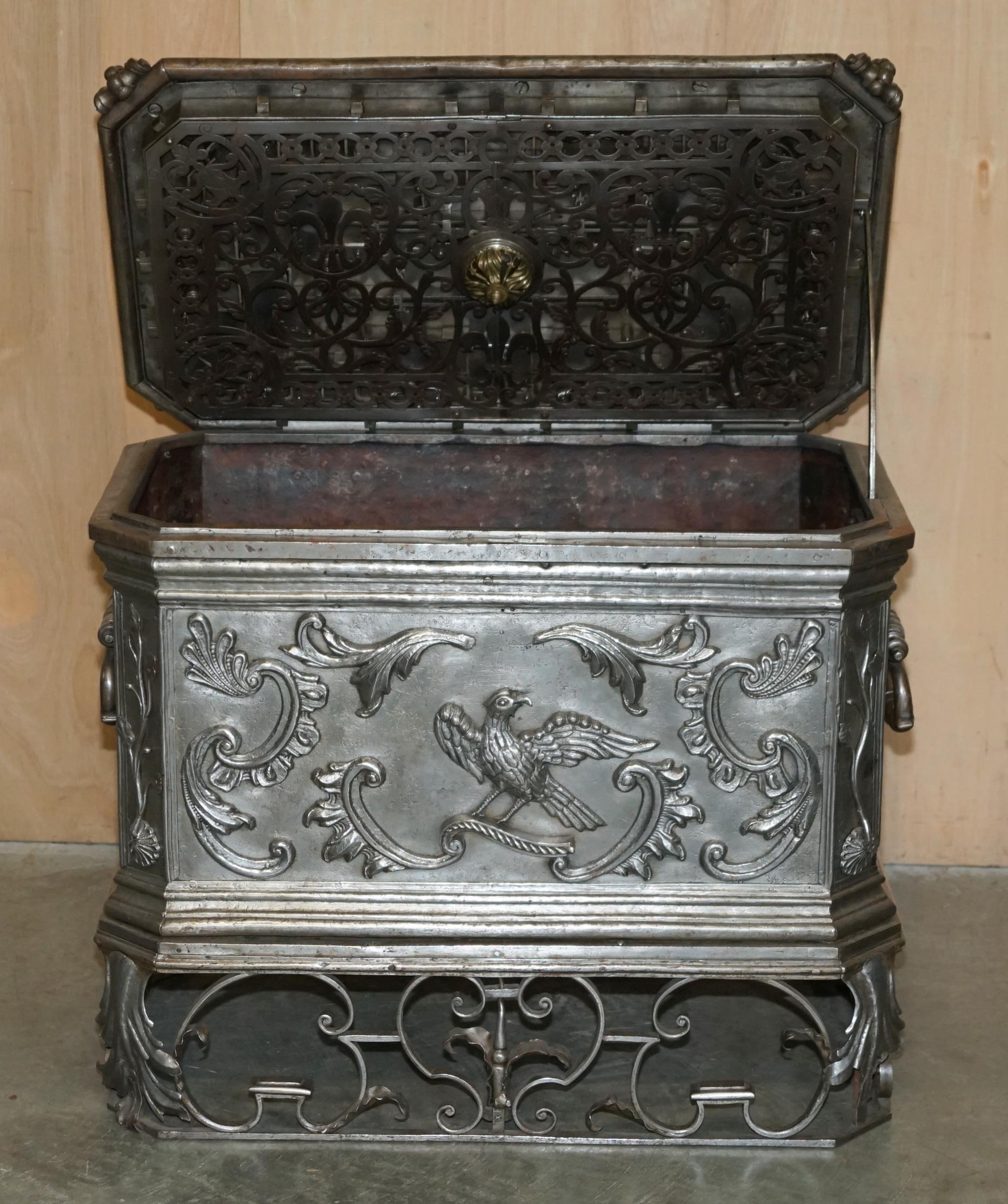 IMPORTANT MUSEUM QUALITY ANTIQUE 1680 TO 1720 GERMAN SiLVER SAFE STRONGBOX For Sale 11