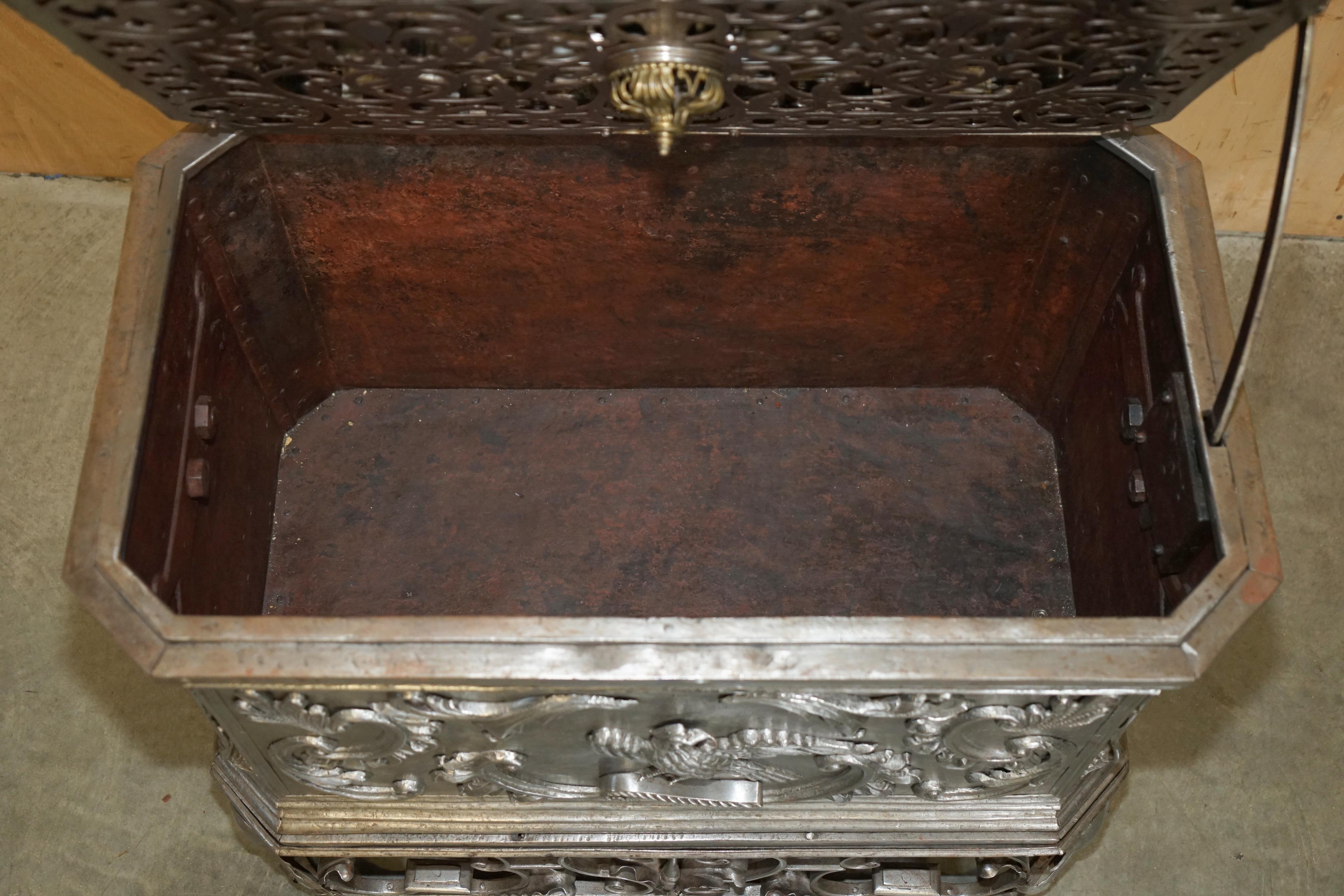 IMPORTANT MUSEUM QUALITY ANTIQUE 1680 TO 1720 GERMAN SiLVER SAFE STRONGBOX For Sale 13