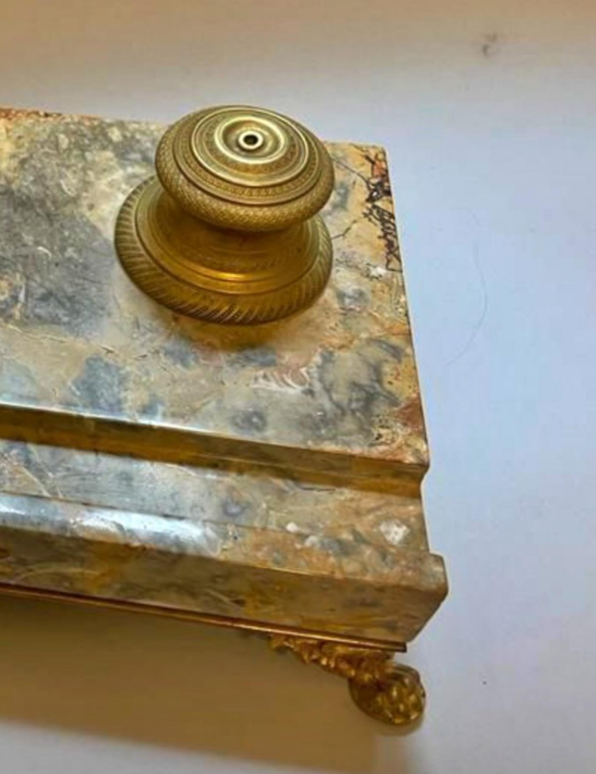 Office inkwell in Siena yellow marble and bronze Napoleon III 19th century
34cm x 20cm
Very good condition.