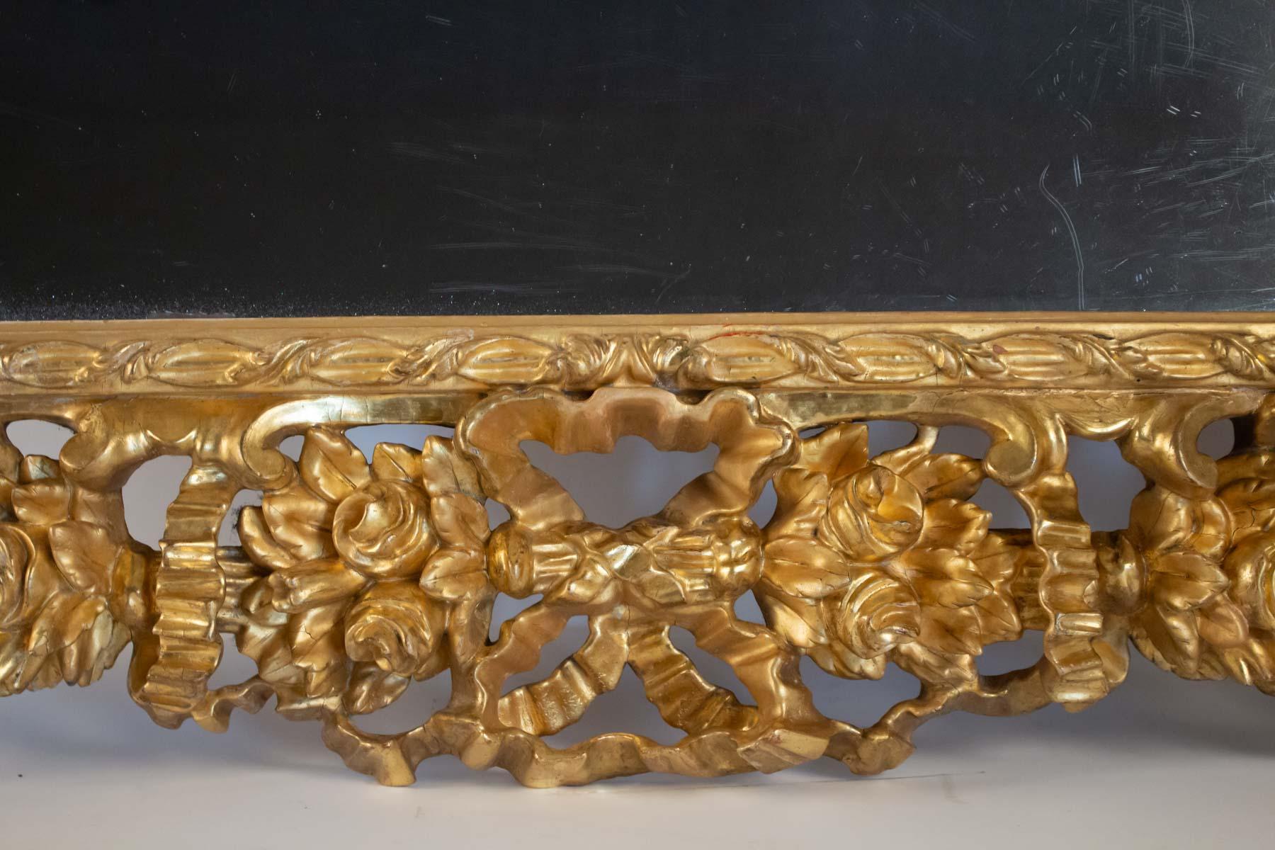 Important Napoleon III Mirror in Carved and Gilded Wood from the 19th Century In Good Condition In Saint-Ouen, FR