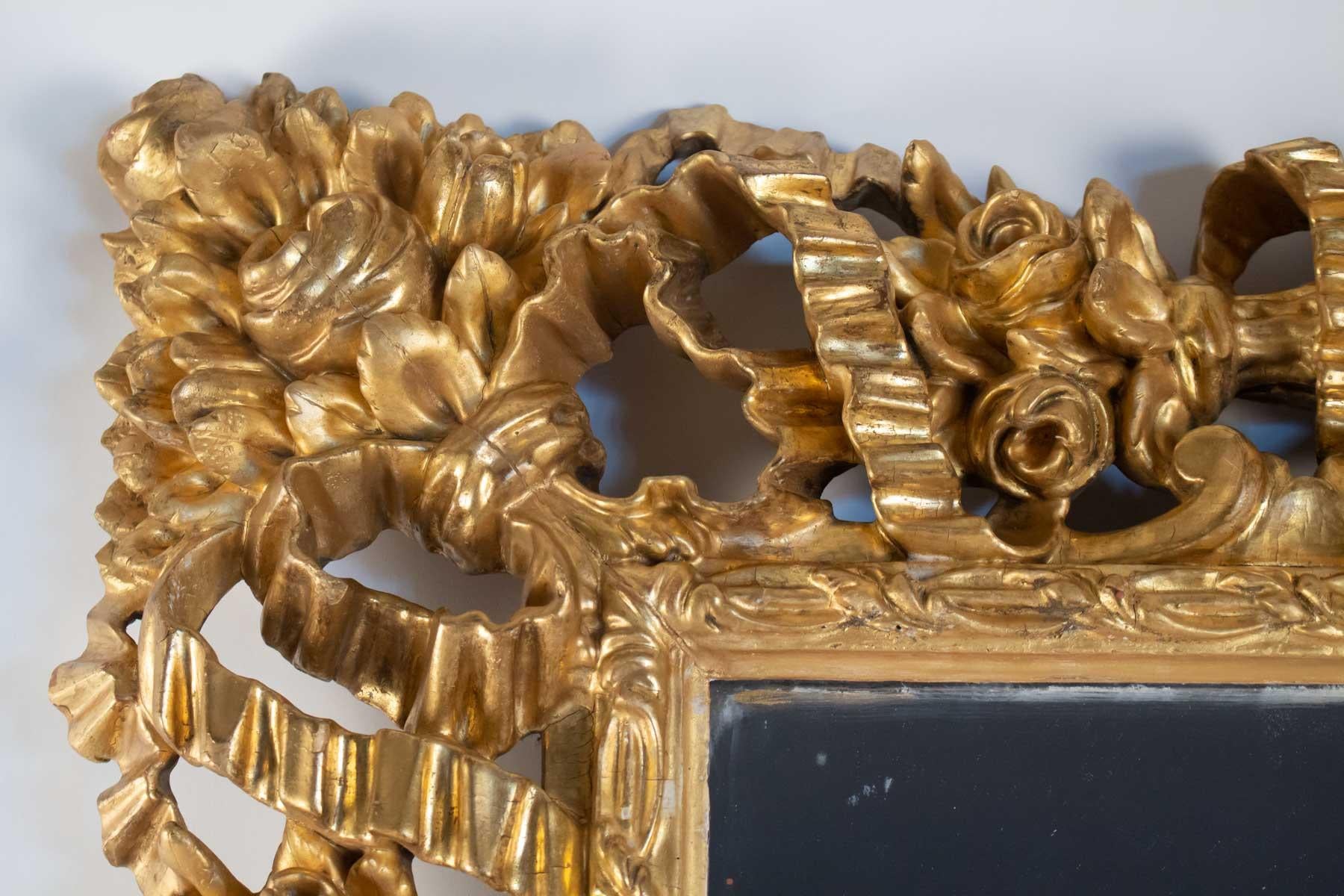 Important Napoleon III Mirror in Carved and Gilded Wood from the 19th Century 2