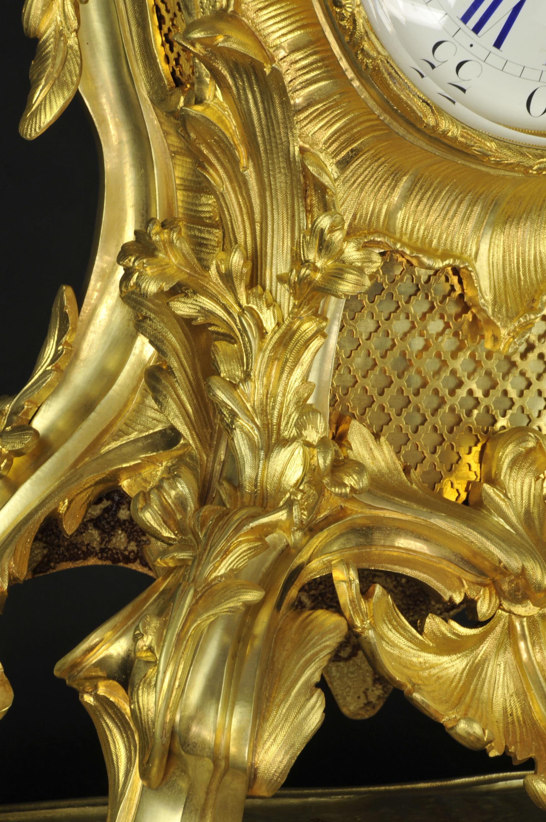 Français Importante cheminée Napoléon III en bronze doré de style Louis XV Rocaille en vente