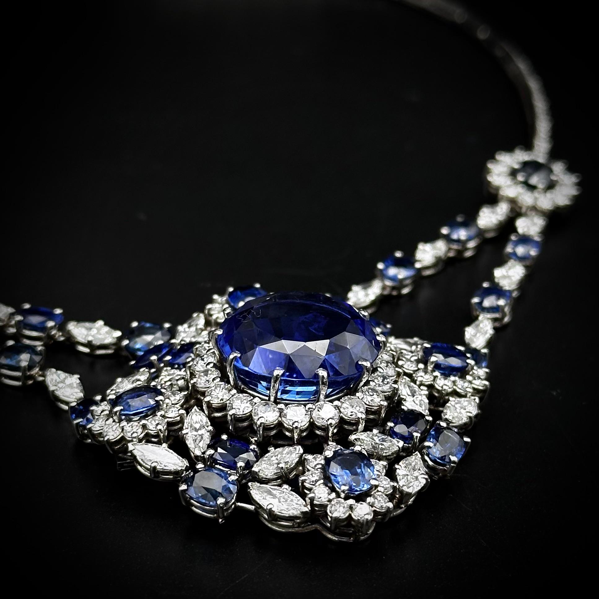 Important Natural 23 Carat Ceylon Sapphire Diamond Necklace 1950s Provenance For Sale 1