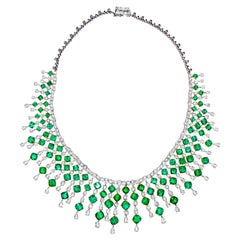 Important collier en or 18 carats, émeraudes et diamants 120 carats