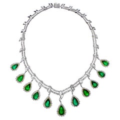 Important Necklace Emeralds and Diamonds 69 Carats 18K Gold