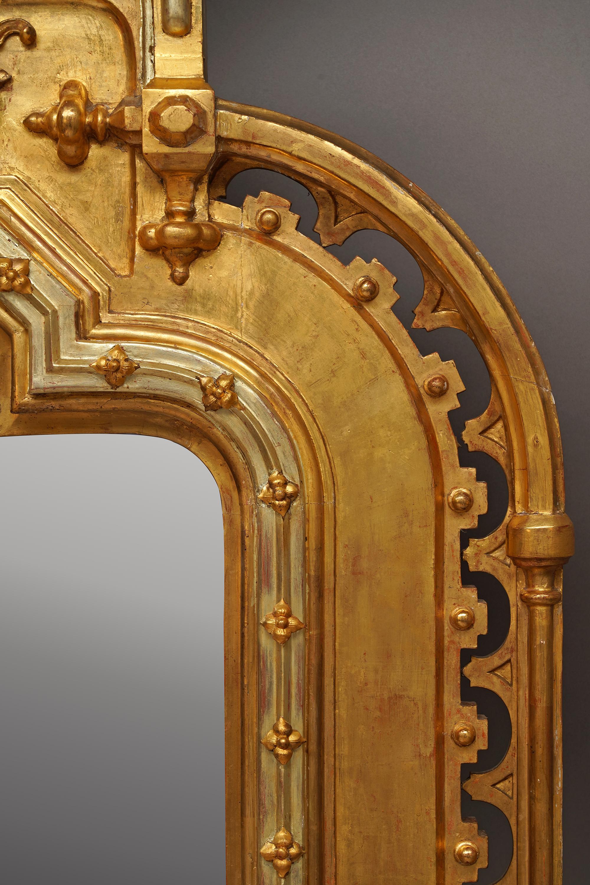 Français Important miroir d'inspiration néo-gothique, France, vers 1840 en vente