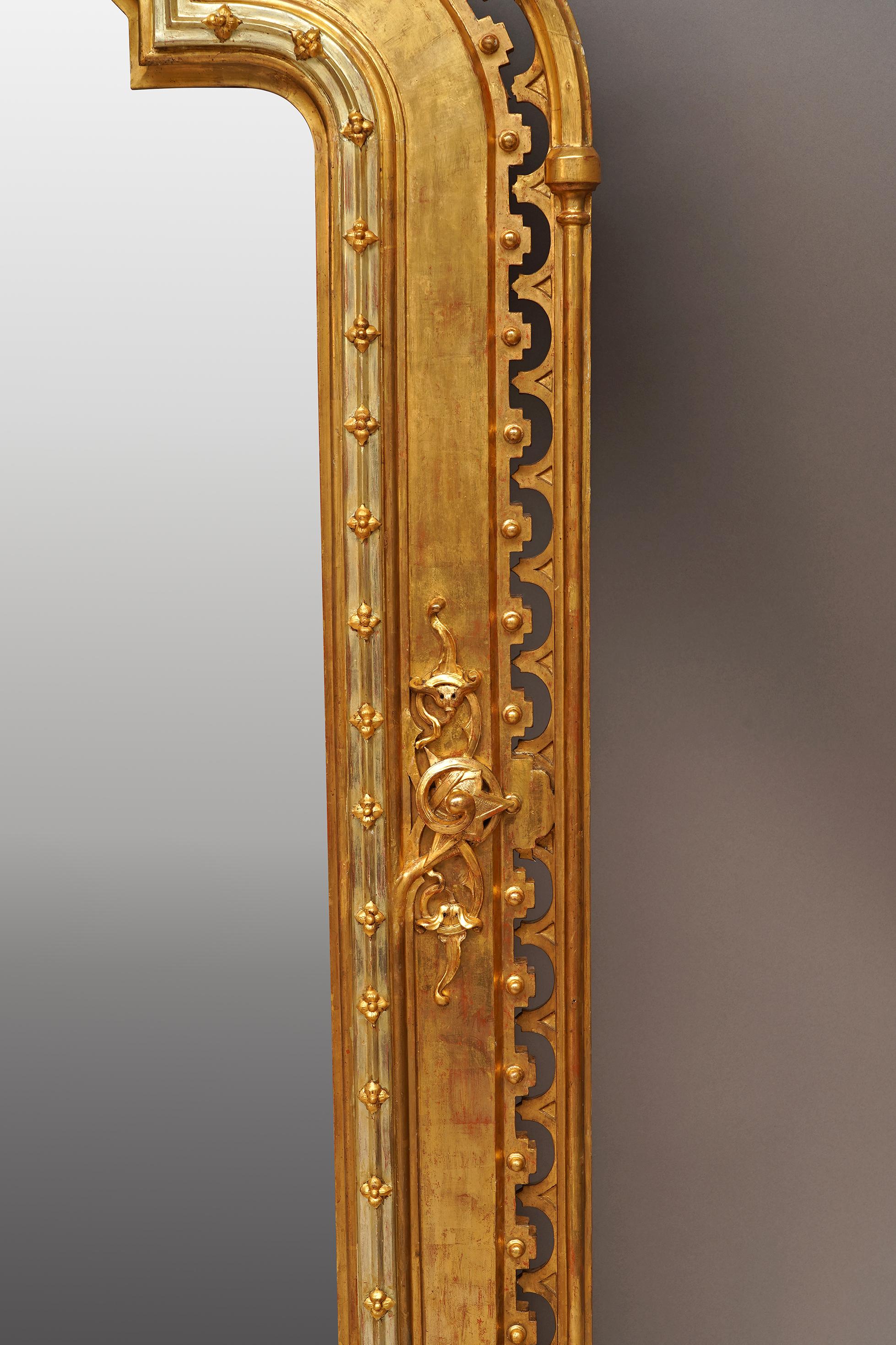Important miroir d'inspiration néo-gothique, France, vers 1840 Bon état - En vente à PARIS, FR