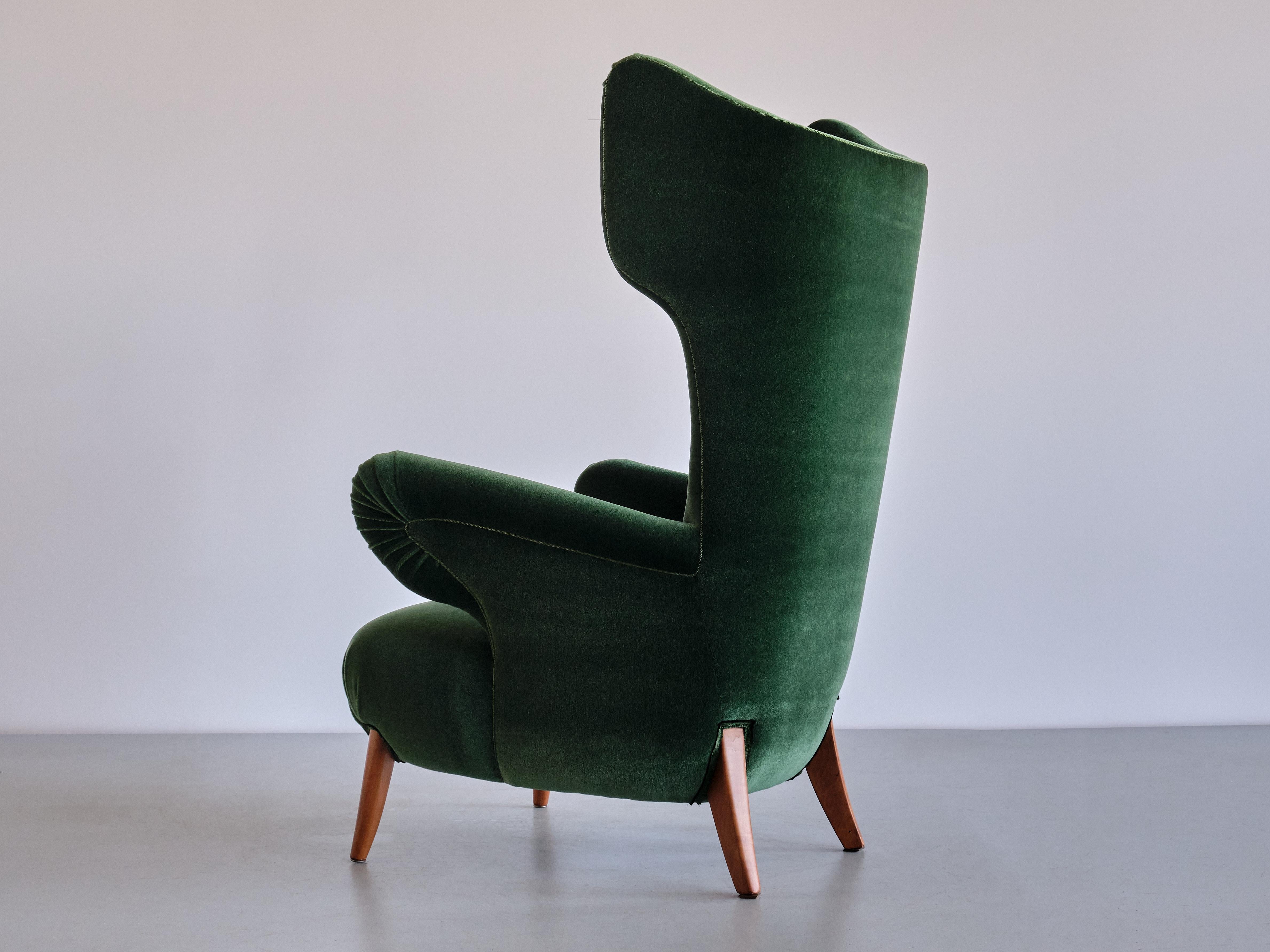 Important Ottorino Aloisio Wingback Chair in Green Mohair, Colli, Italy, 1957 For Sale 4