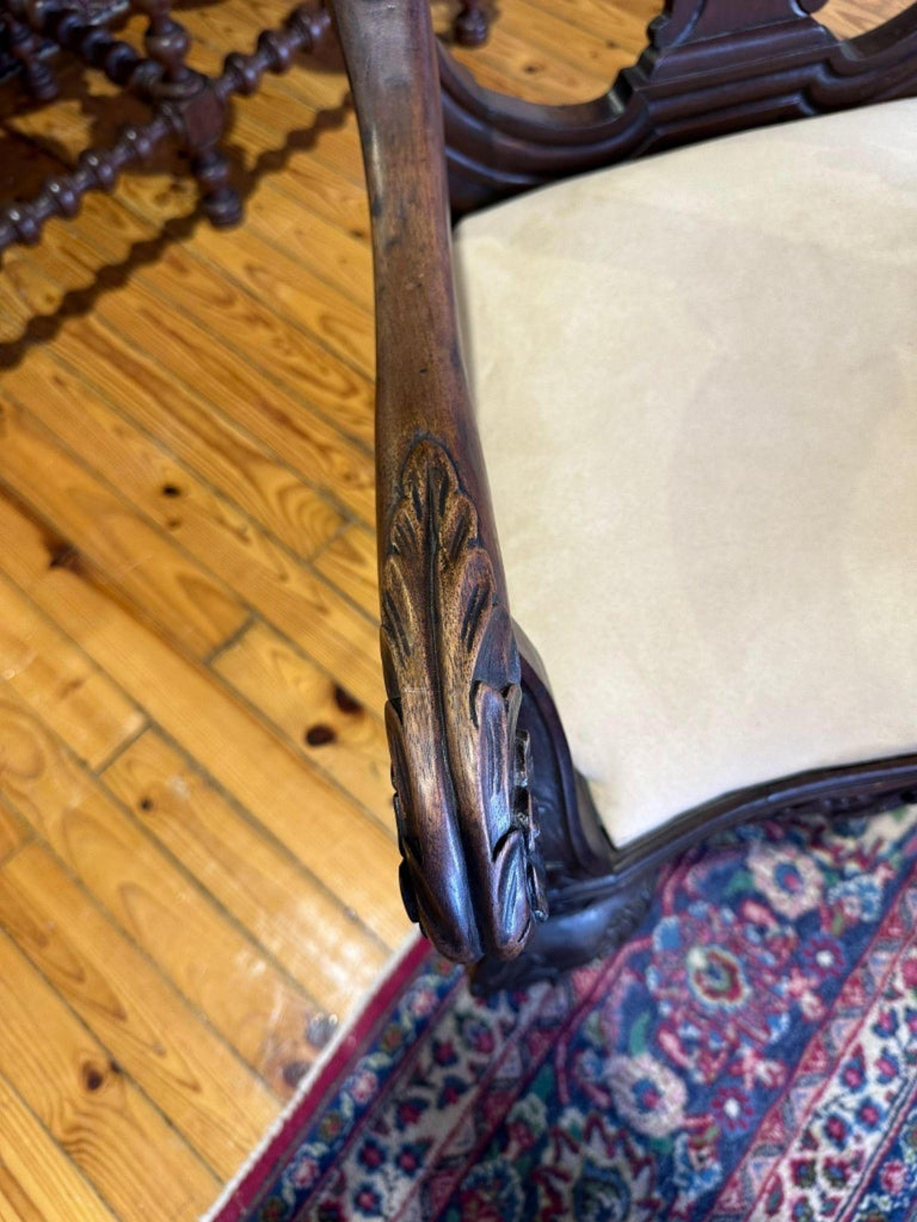 IMPORTante paire de chaises d'État portugaises du 18ème siècle en vente 2