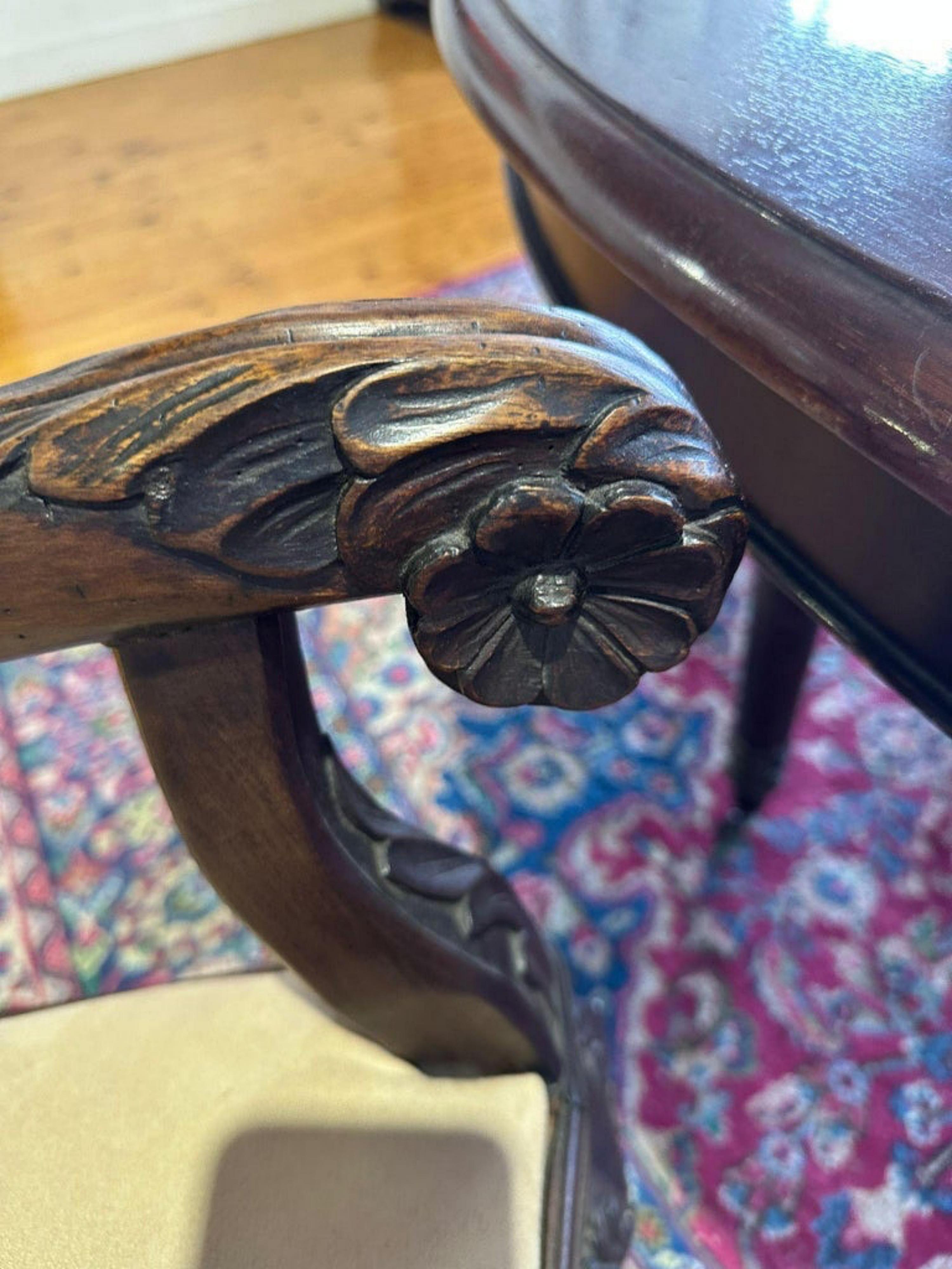 Bois IMPORTante paire de chaises d'État portugaises du 18ème siècle en vente
