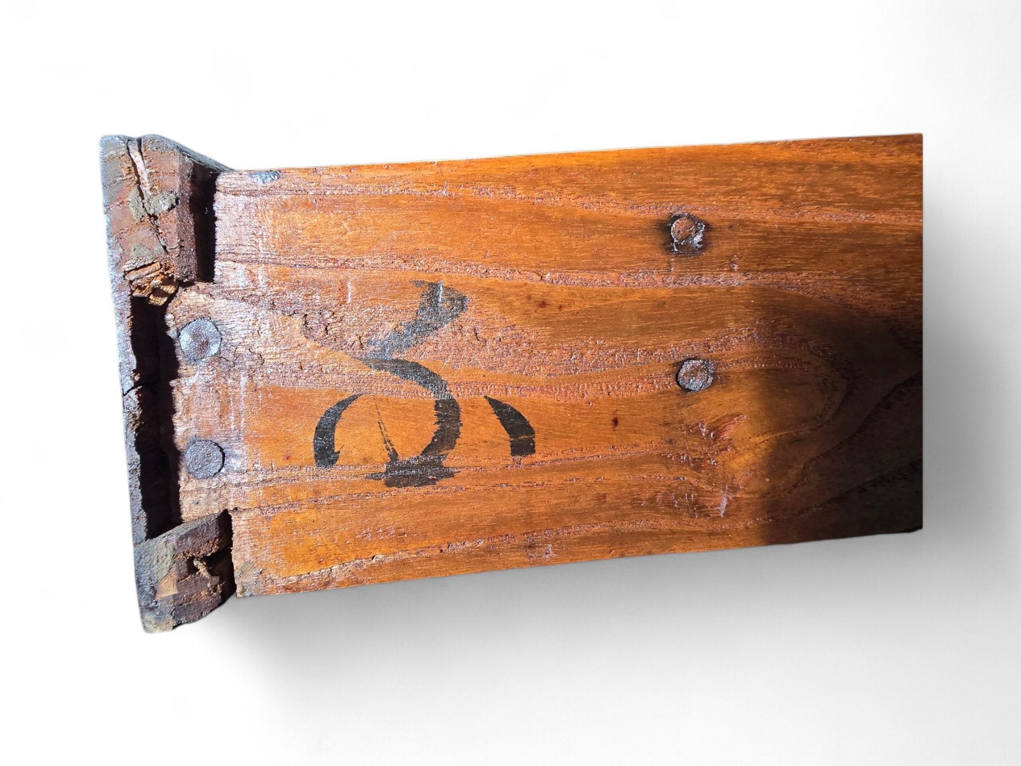 Important Pair of 19th-Century Chinese Pharmacy Cabinets For Sale 10