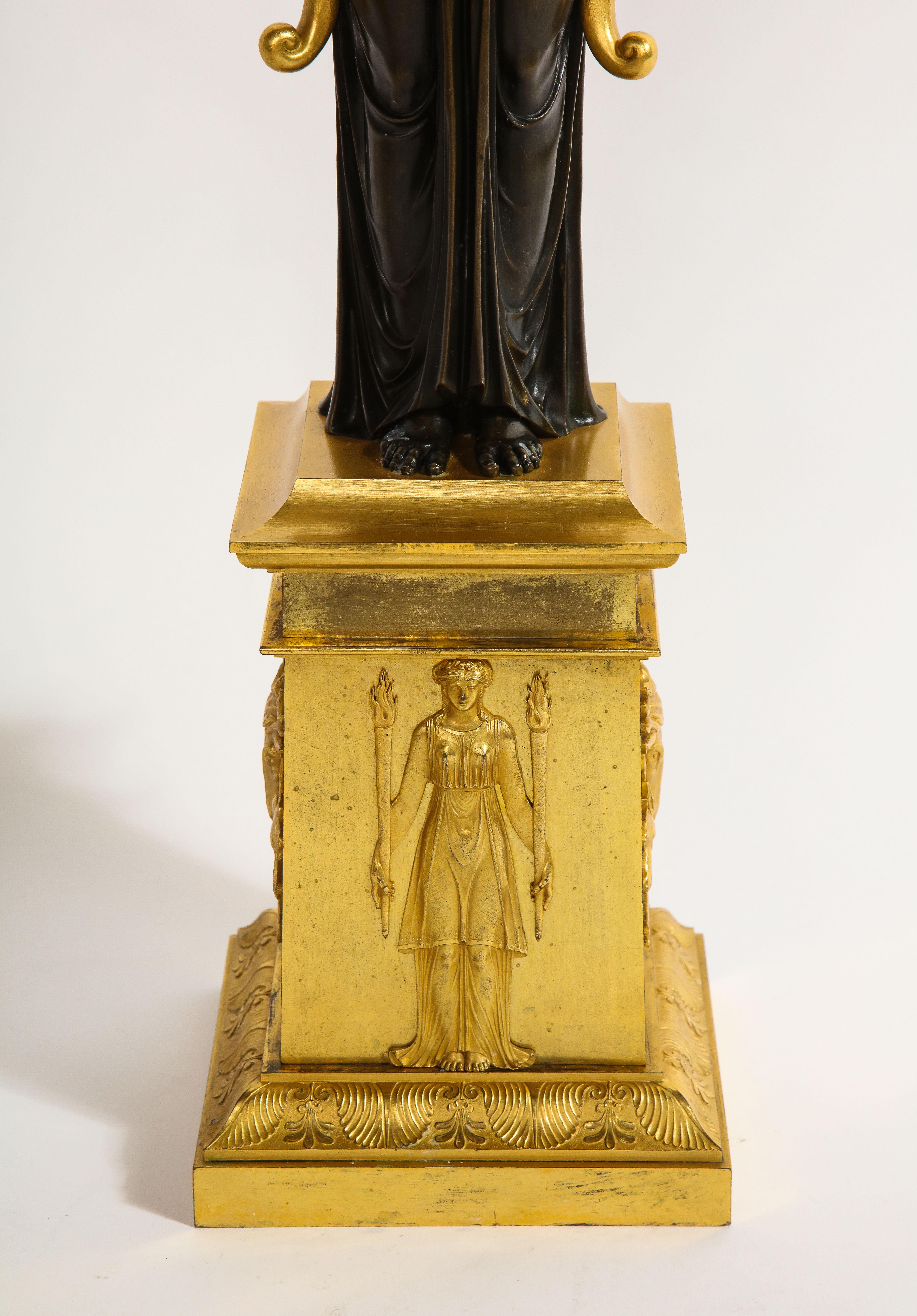 Wichtiges Paar 1. Periode Französisch Empire Pat. & Dore Bronze 6-Licht Kandelaber im Angebot 11