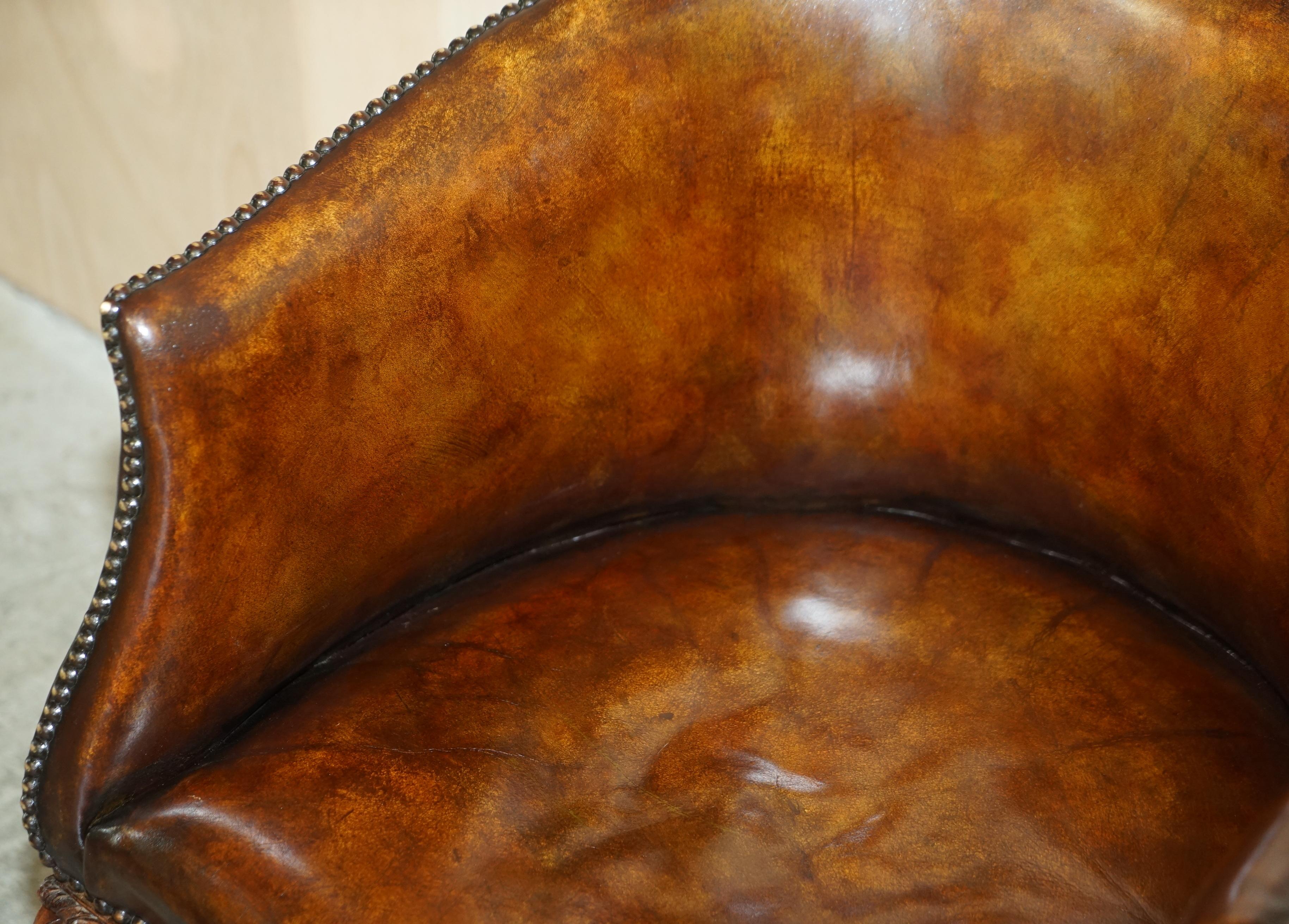 Importante paire de fauteuils anciens Thomas Chippendale sculptés en forme de griffes et de boules en vente 2