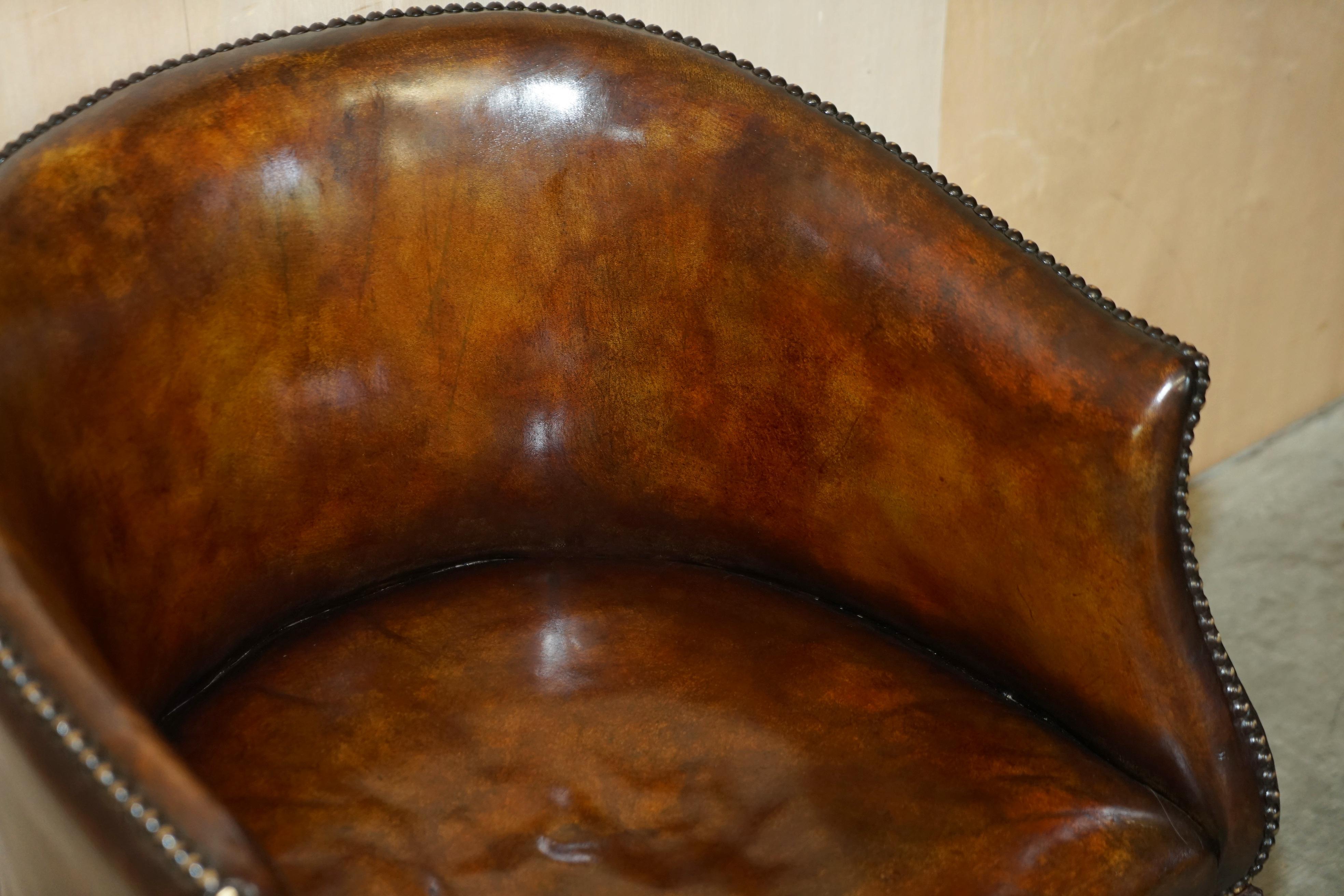 Paar antike geschnitzte Klauen- und Kugelförmige Sessel von Thomas Chippendale, Paar im Angebot 4