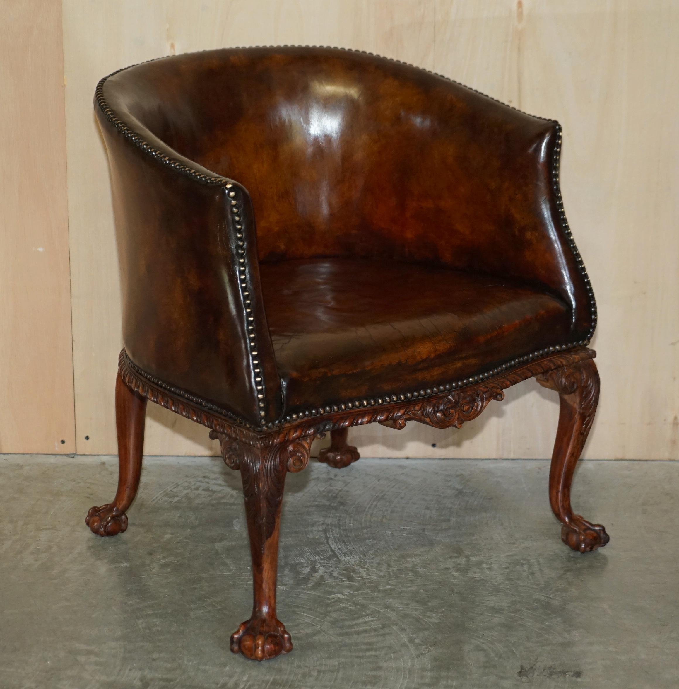 Importante paire de fauteuils anciens Thomas Chippendale sculptés en forme de griffes et de boules en vente 8