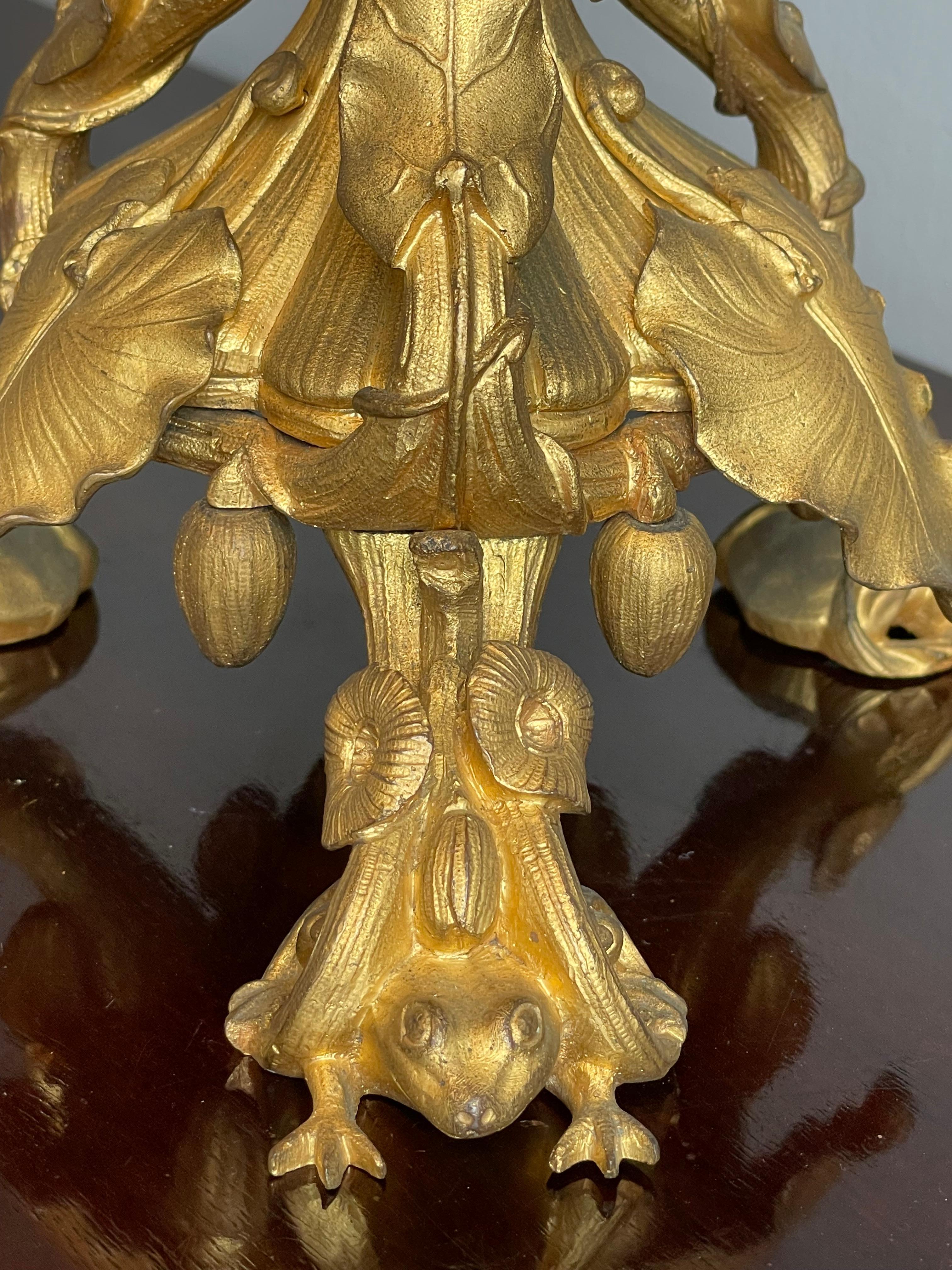 Importante paire de candlabres en bronze dor Belle poque avec sculptures de grenouilles par H. Picard en vente 12