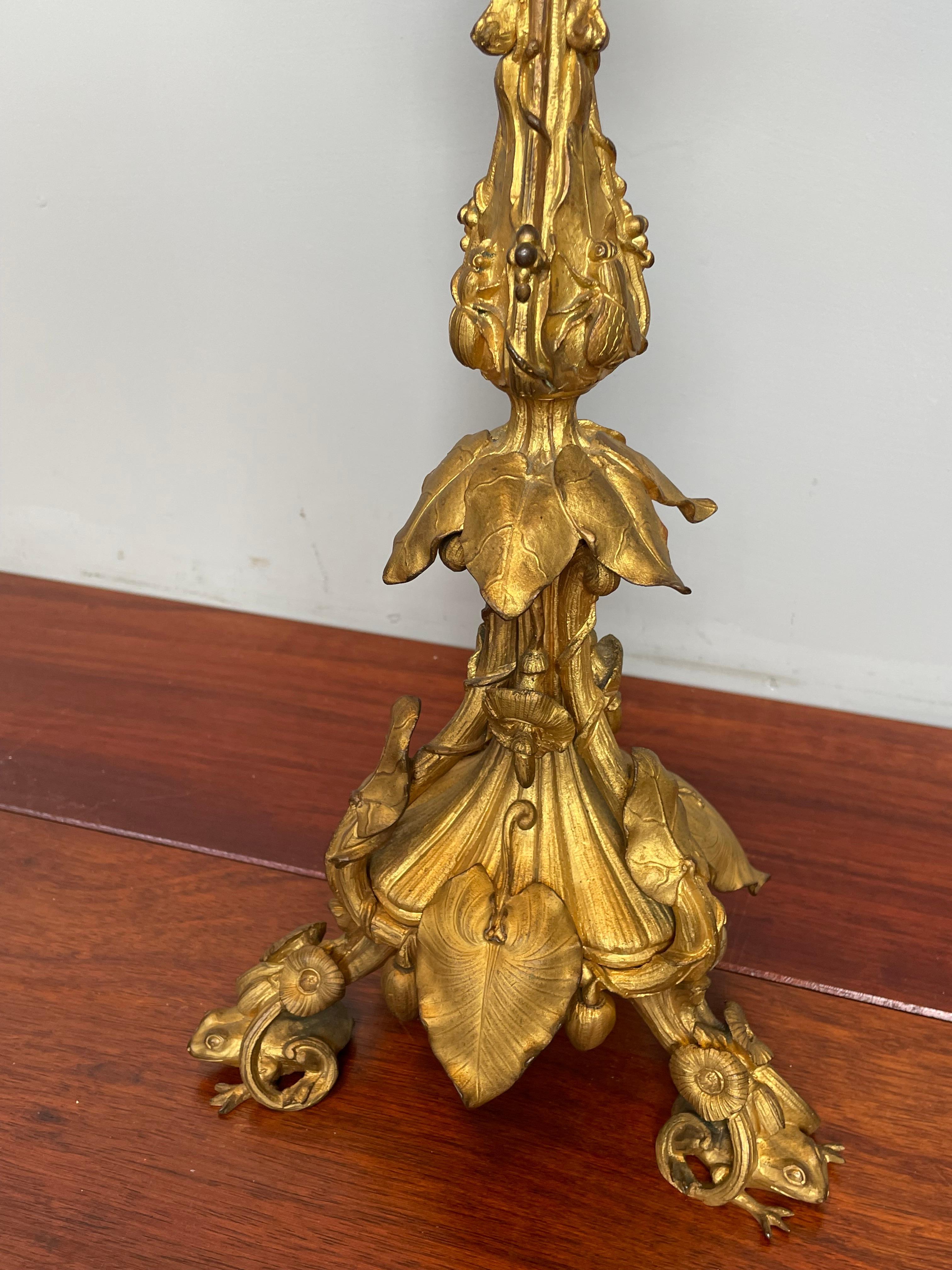 Importante paire de candlabres en bronze dor Belle poque avec sculptures de grenouilles par H. Picard en vente 1