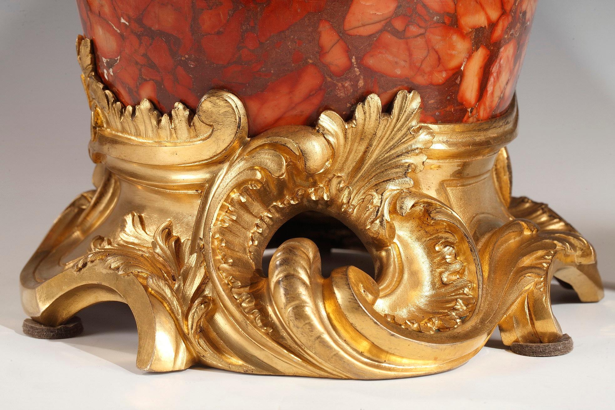Bronzo Importante coppia di stufe 